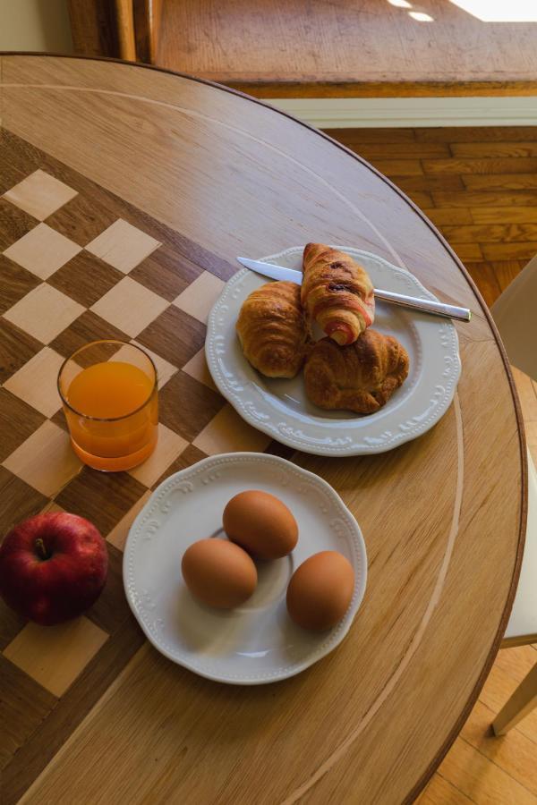- Monti Frühstückspension