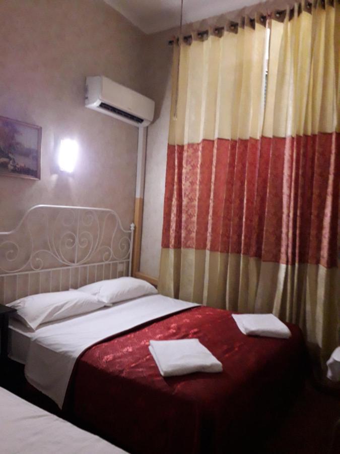Sunlight 3 Bed & Breakfast *