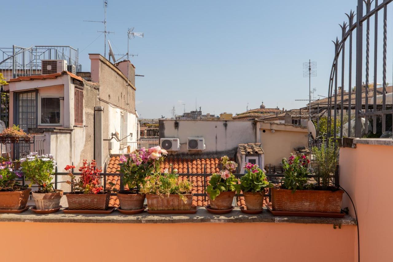 Iflat Lovely With View On Pope Window Leilighet Roma