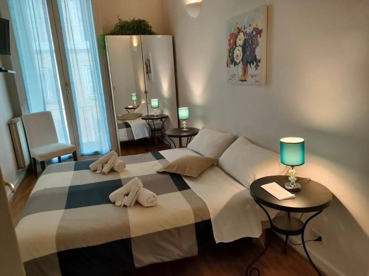 Royal 22 * Rome
