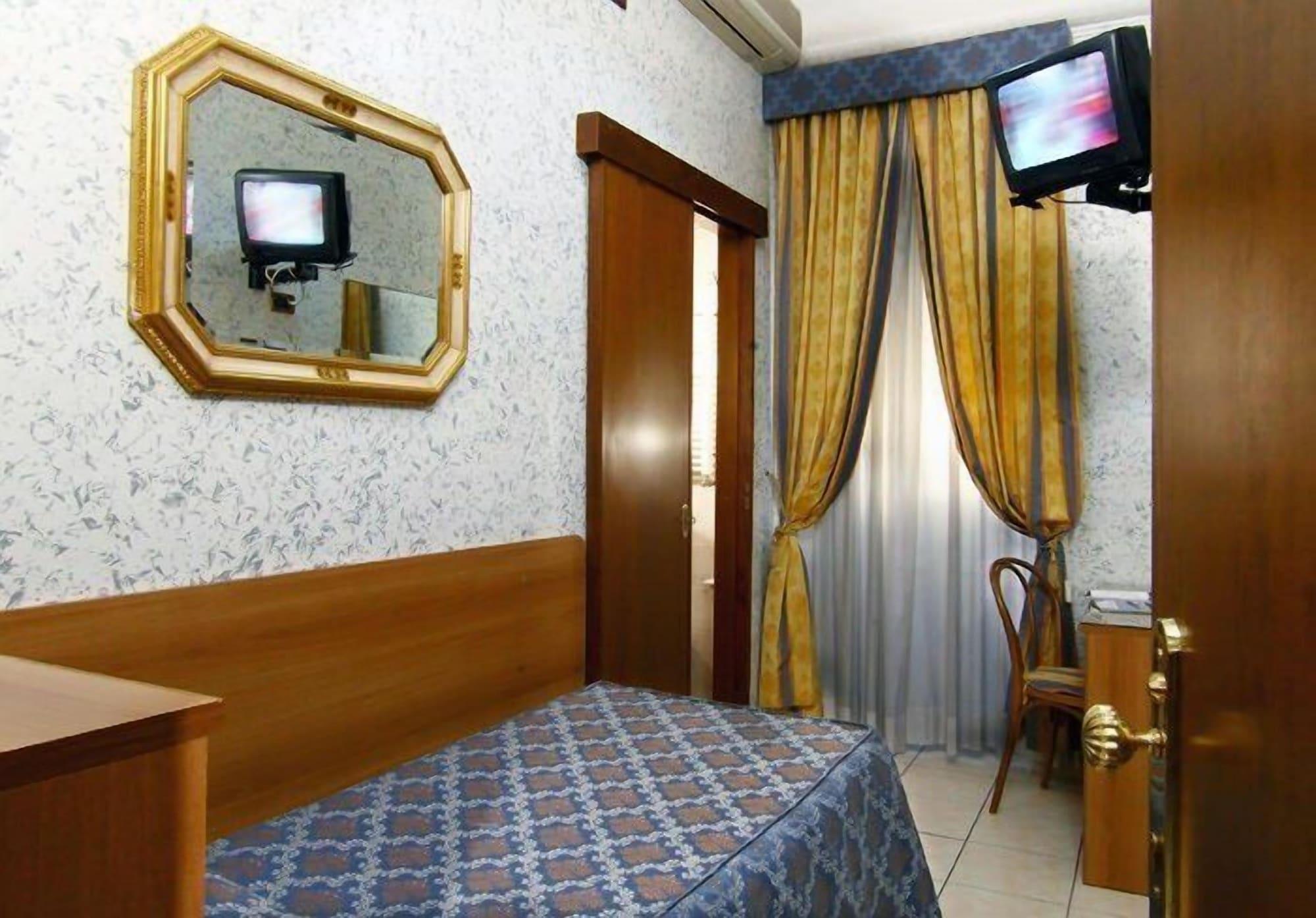 Assisi Hotell 3*