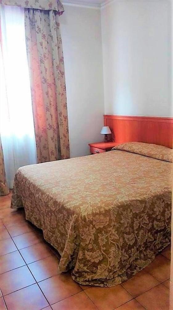 Cinecittà Hotel 3*
