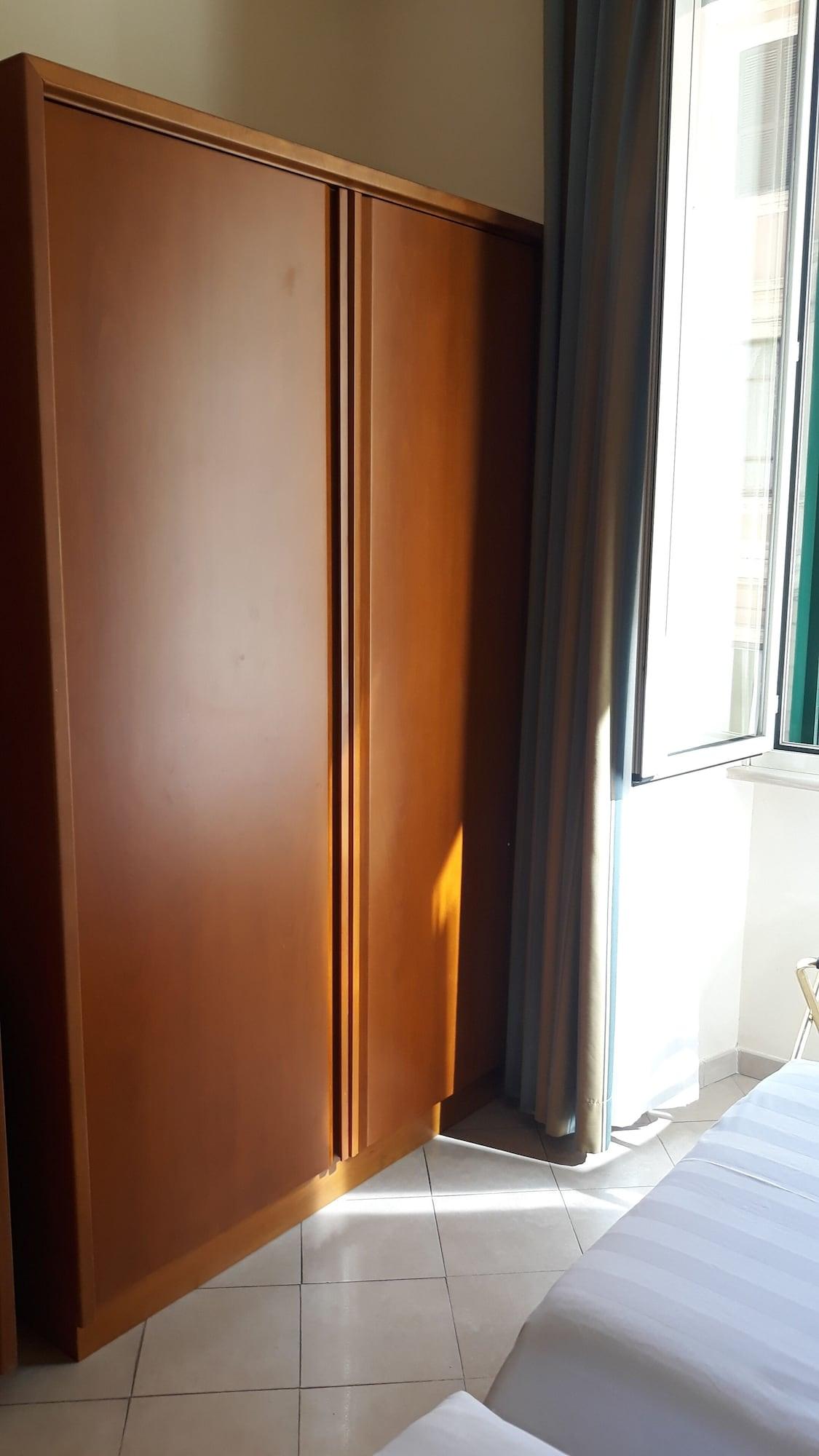 Crosti Hotell 3*