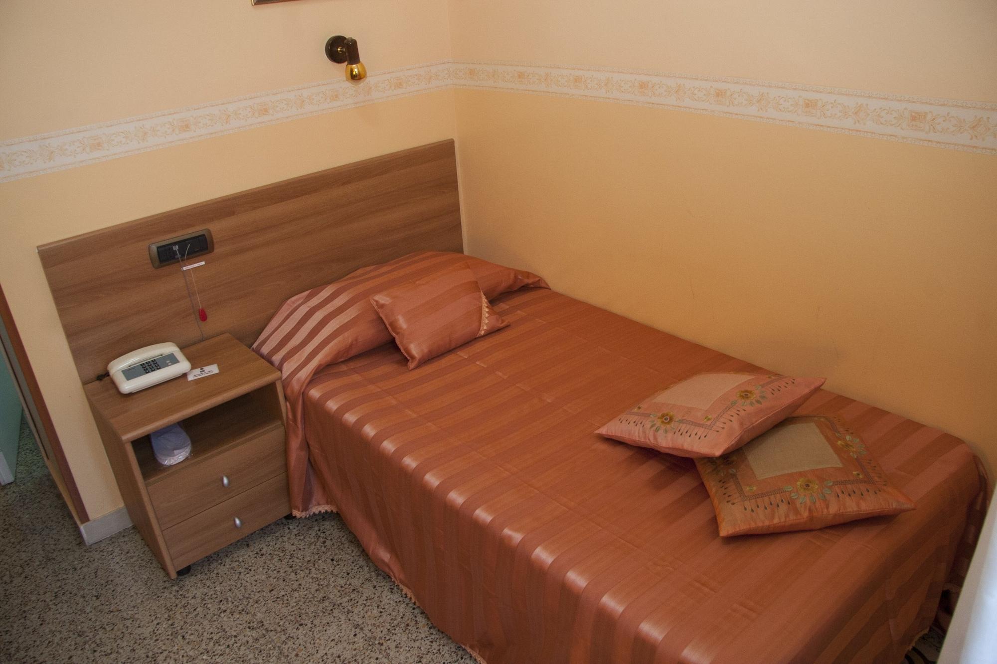 Casa La Salle - Casa Religiosa Affittacamere 3*