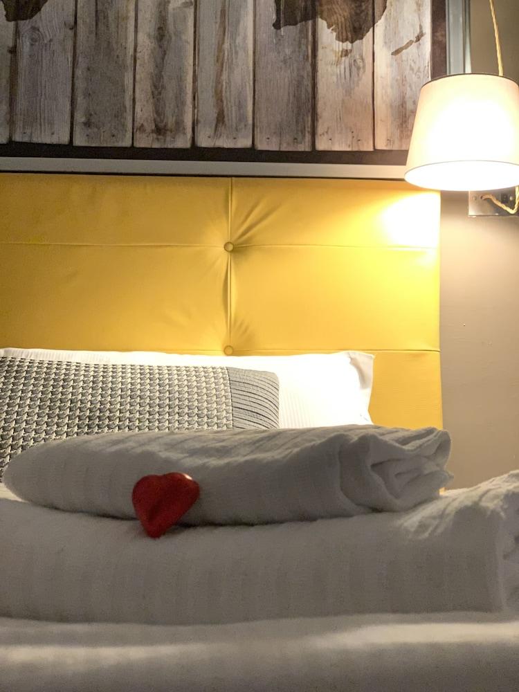 Irooms - Spanish Steps Casa de hóspedes 4*