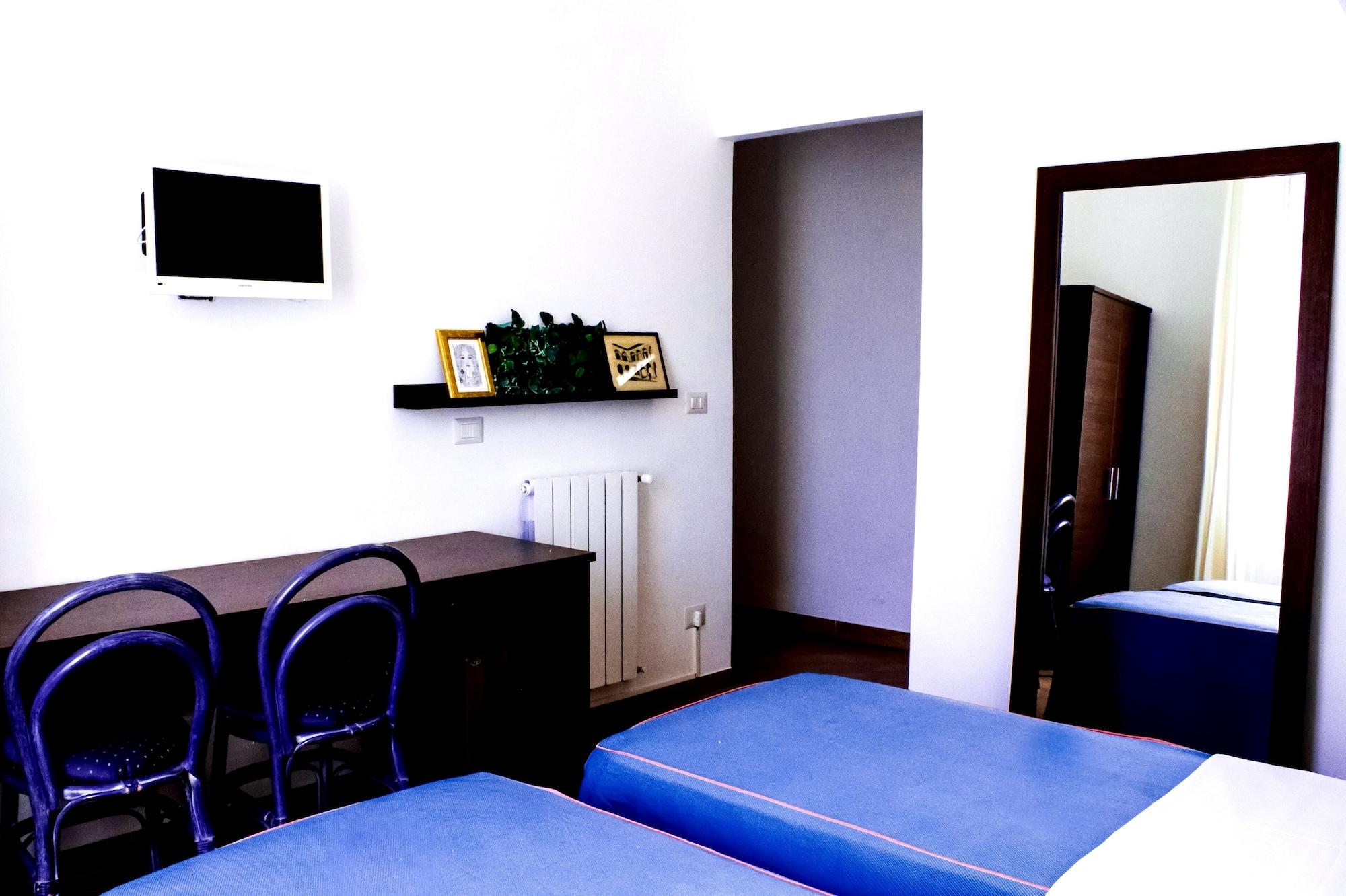 Capri Hotel 2*