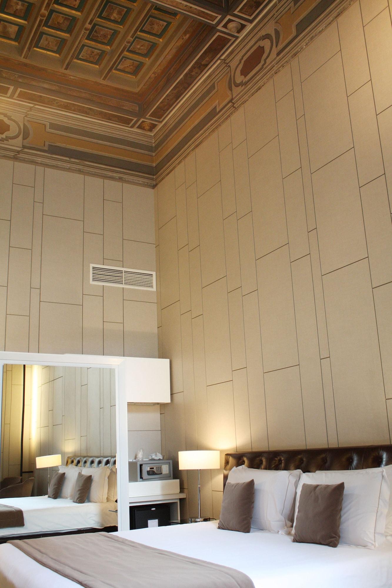 Pensión Piazza Del Gesu' Luxury 2*