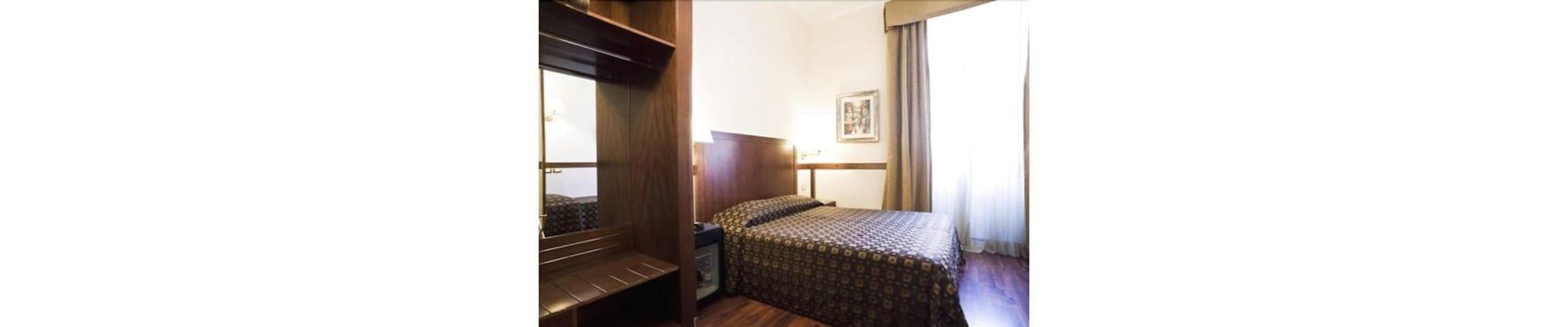 Hotel Select Garden 3*