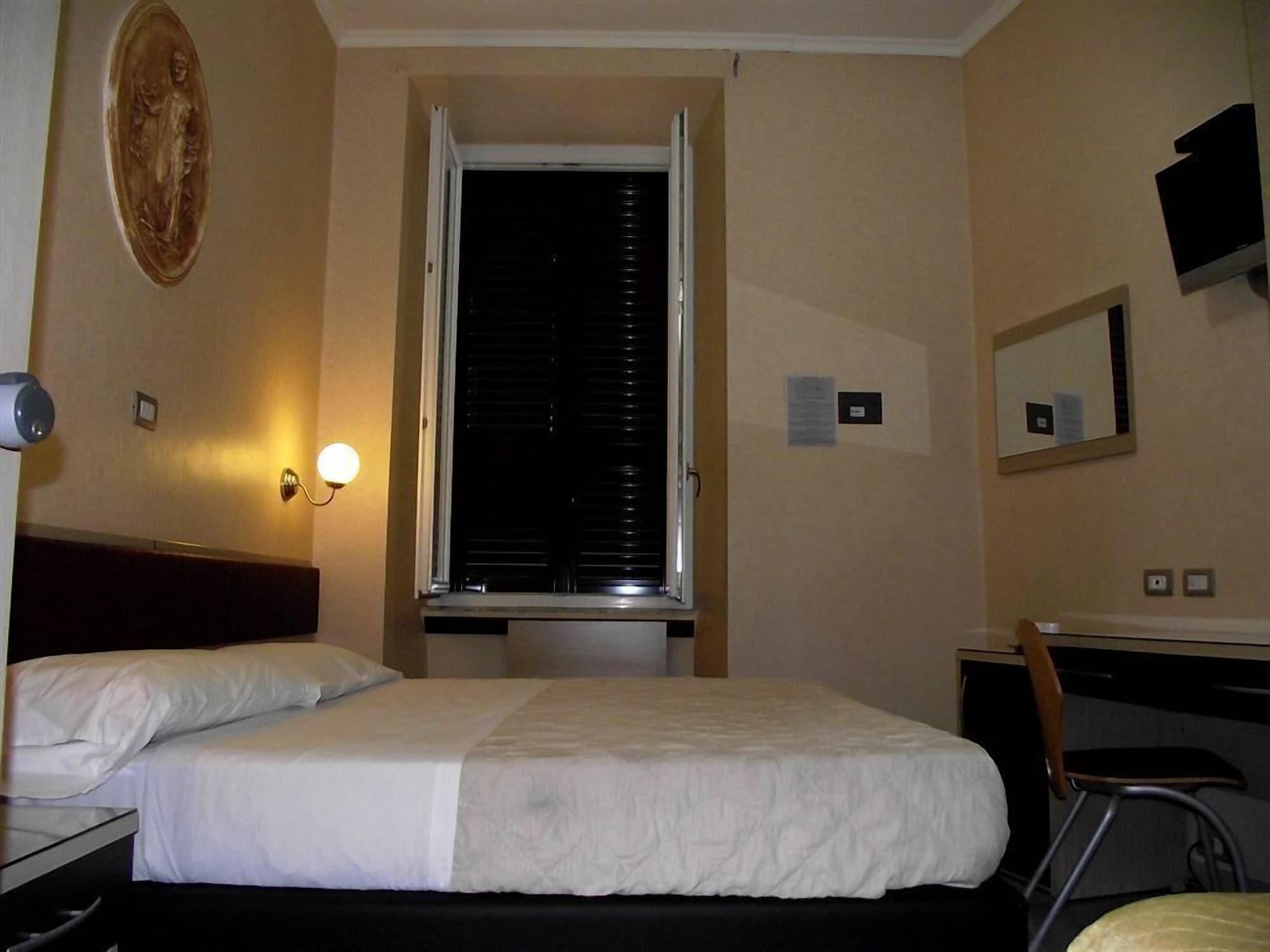 Elide Hotell