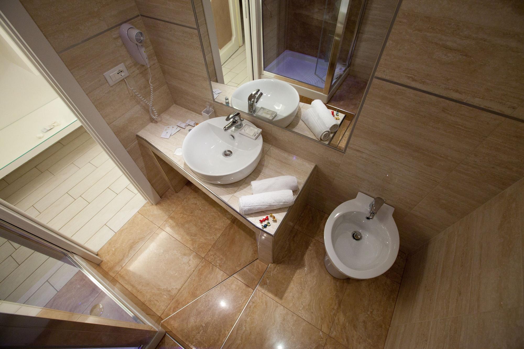 Town House Fontana Di Trevi 3*