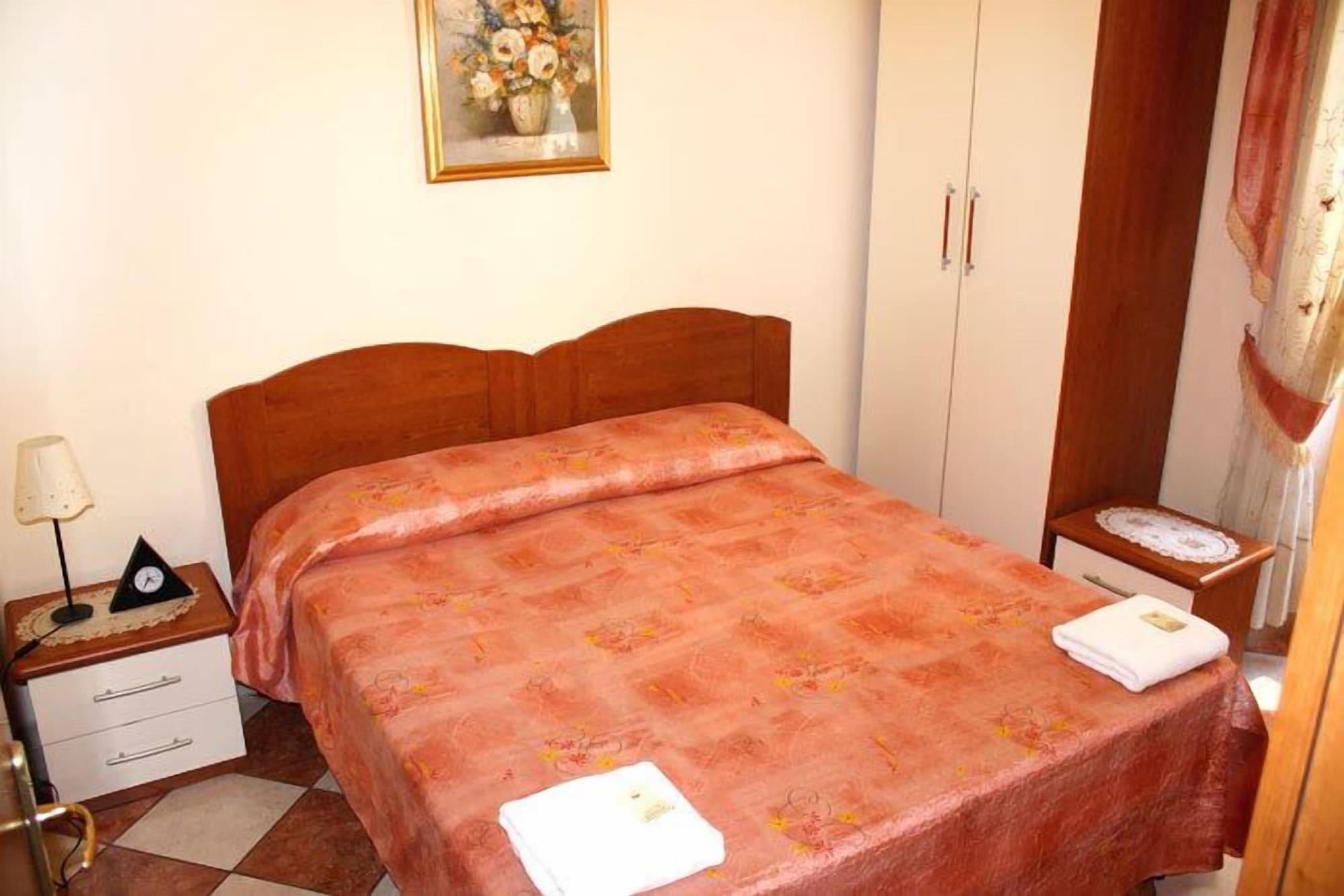 Sergio House 2*