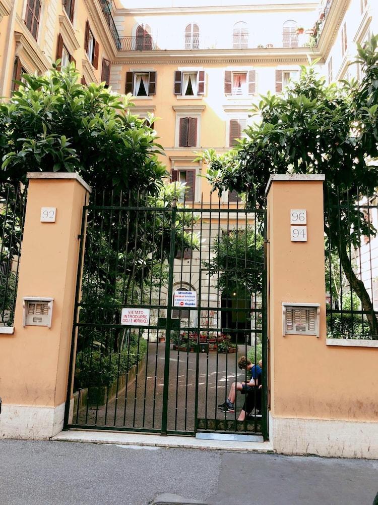 Sergio House