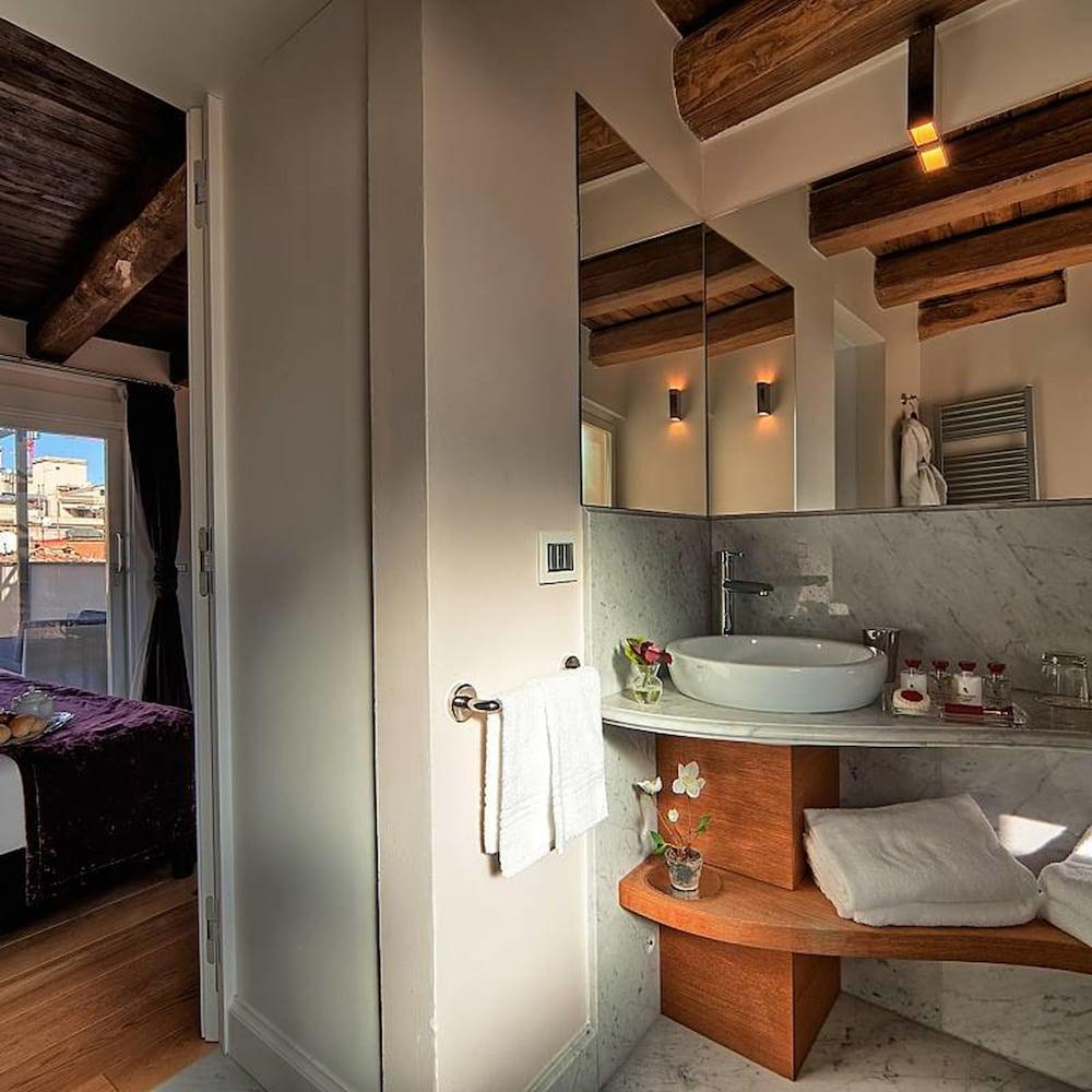 Trevi Palace Luxury Hotel