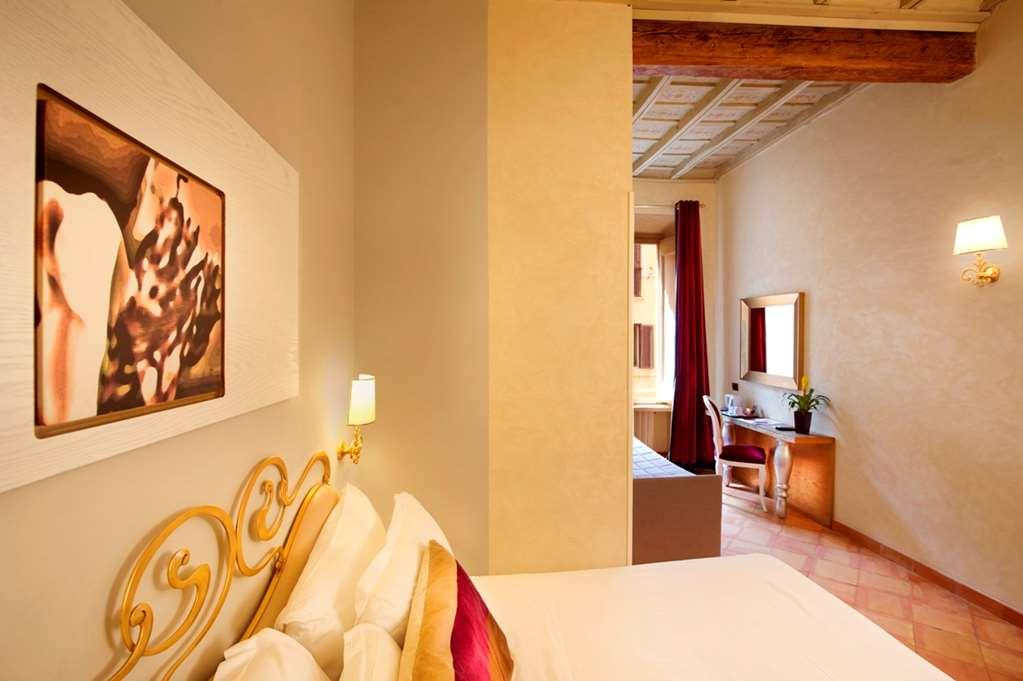 Residenza Frattina Affittacamere 2*
