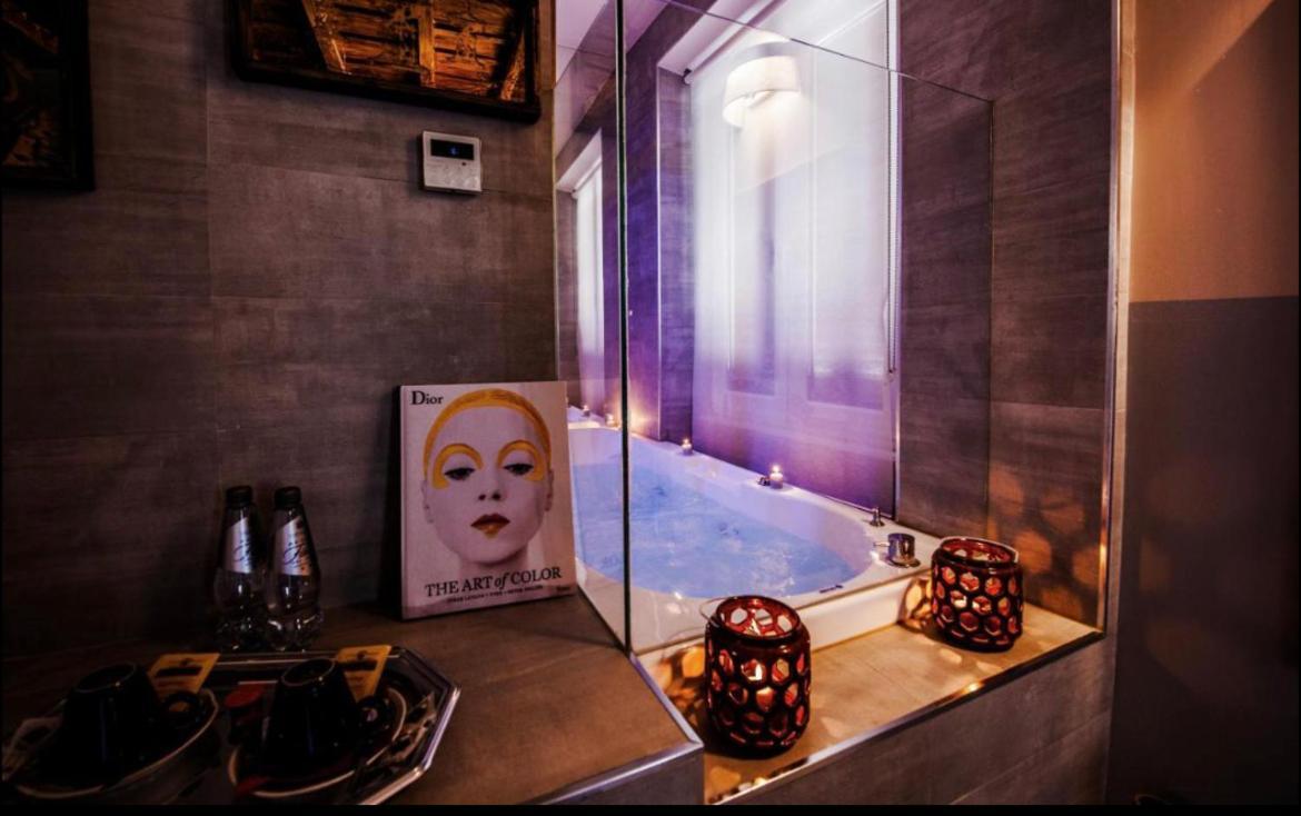 Pensión Town House Spagna- Luxury With Jacuzzi Bath *