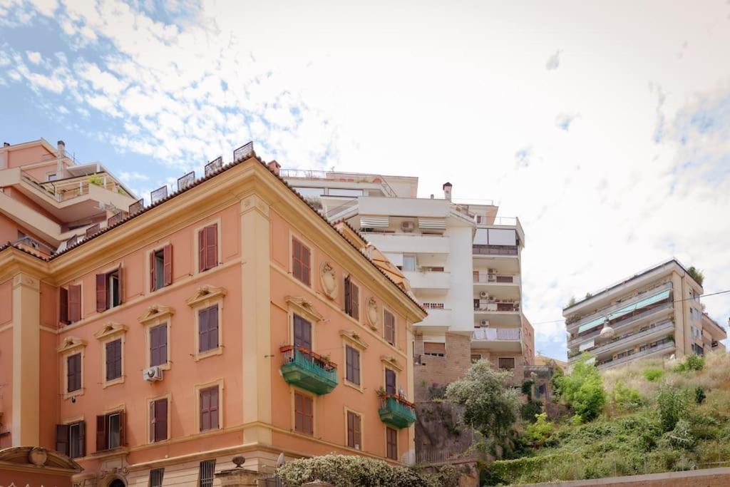 Penthouse With Jacuzzi On Private Terrace In Trastevere
