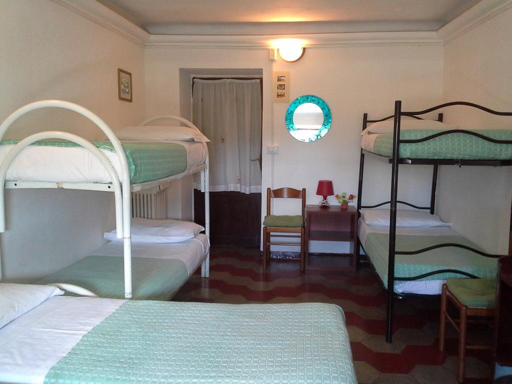2000 Hostel *