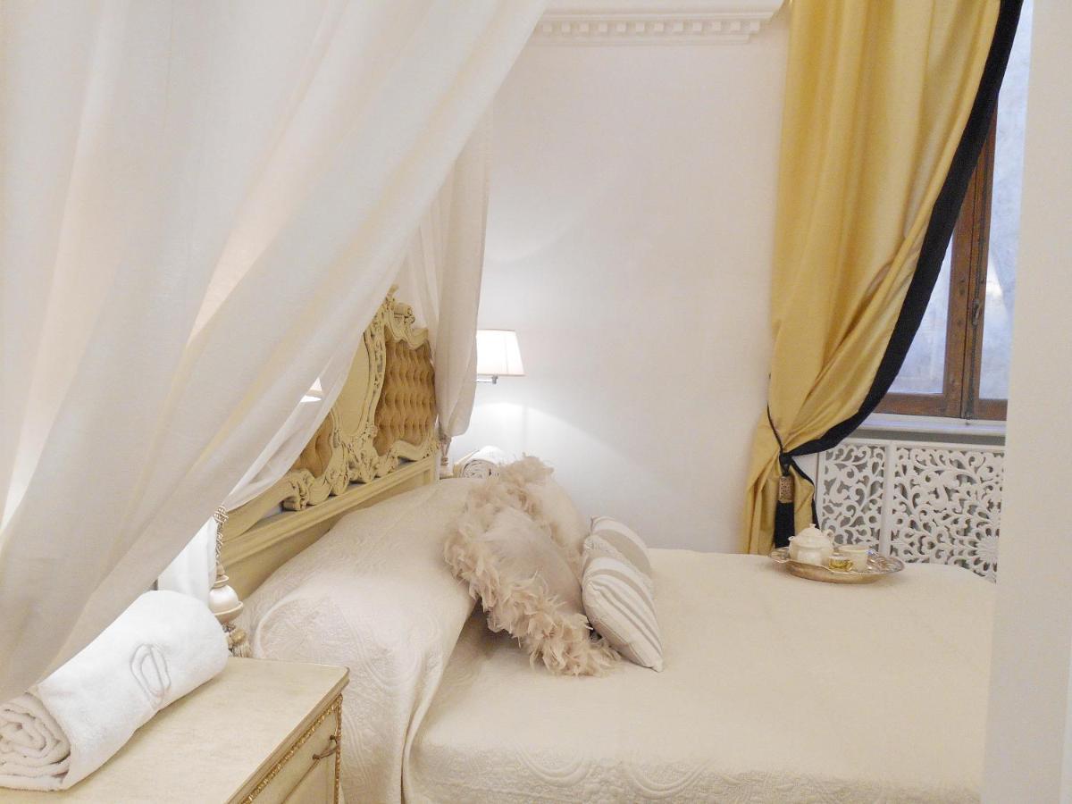 The Right Place 4u Savelli Boutique Roma