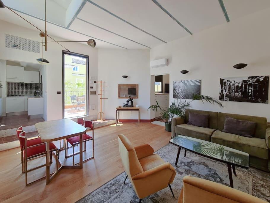Boutique Penthouse With Terrace, Spanish Steps Leilighet