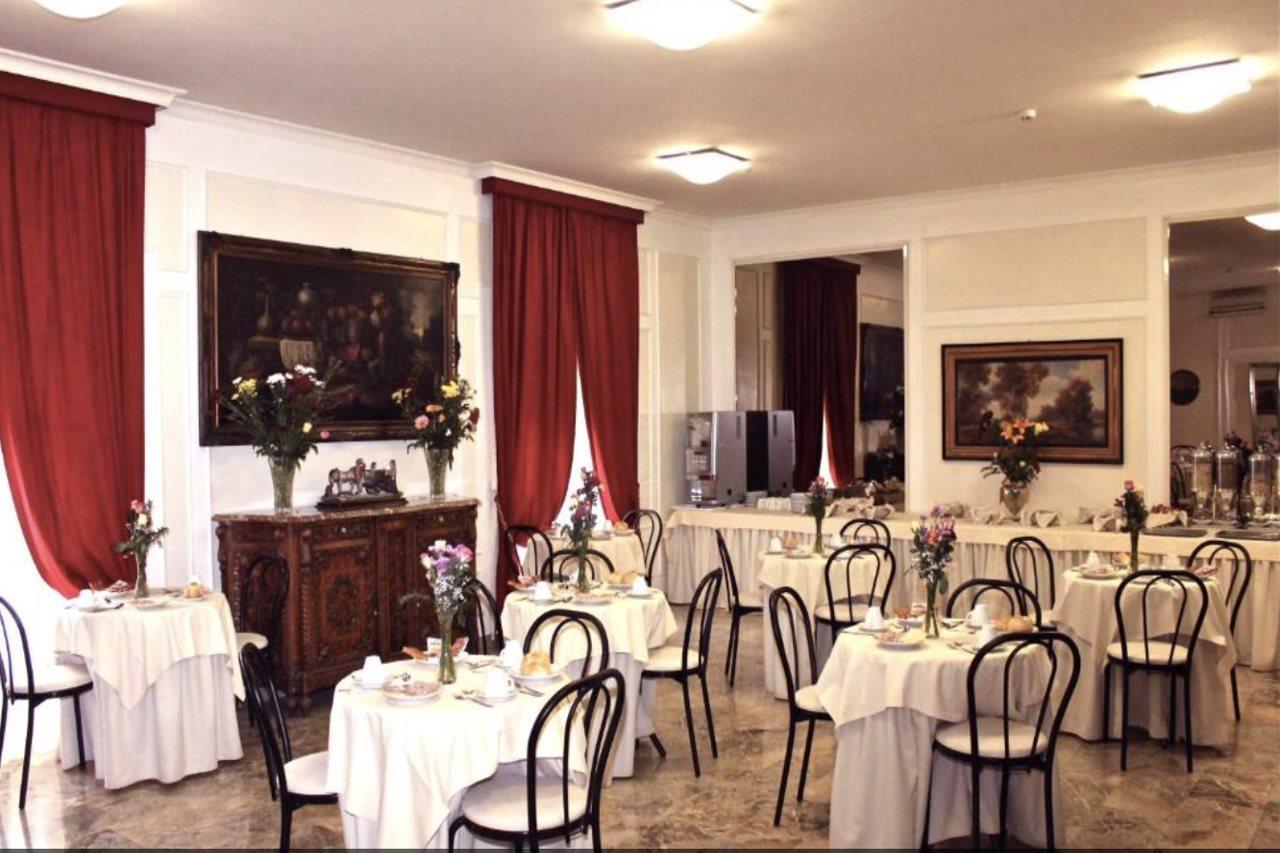 Hotell Orazia 3*