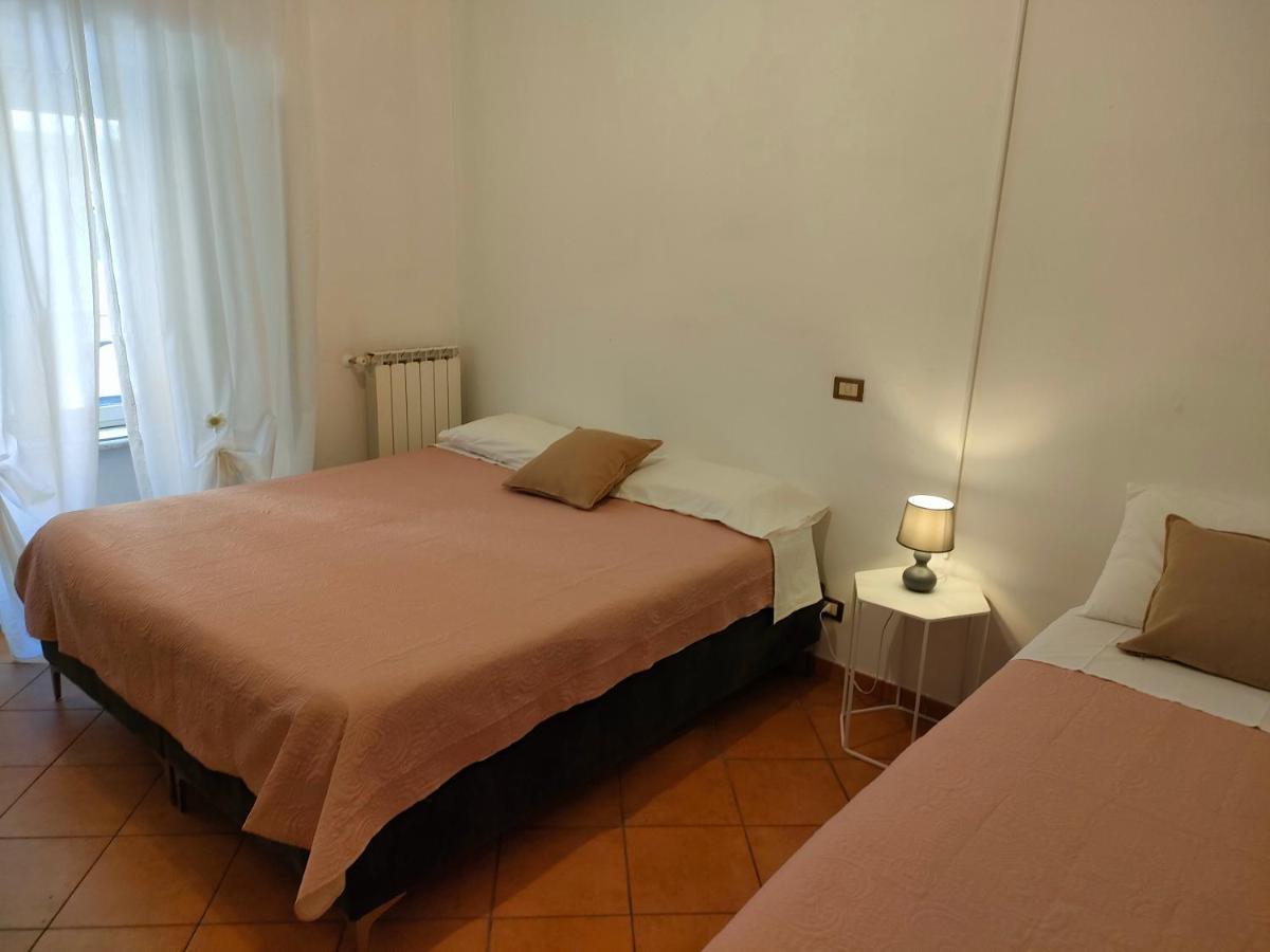 Vittorio Ll House Pensión *