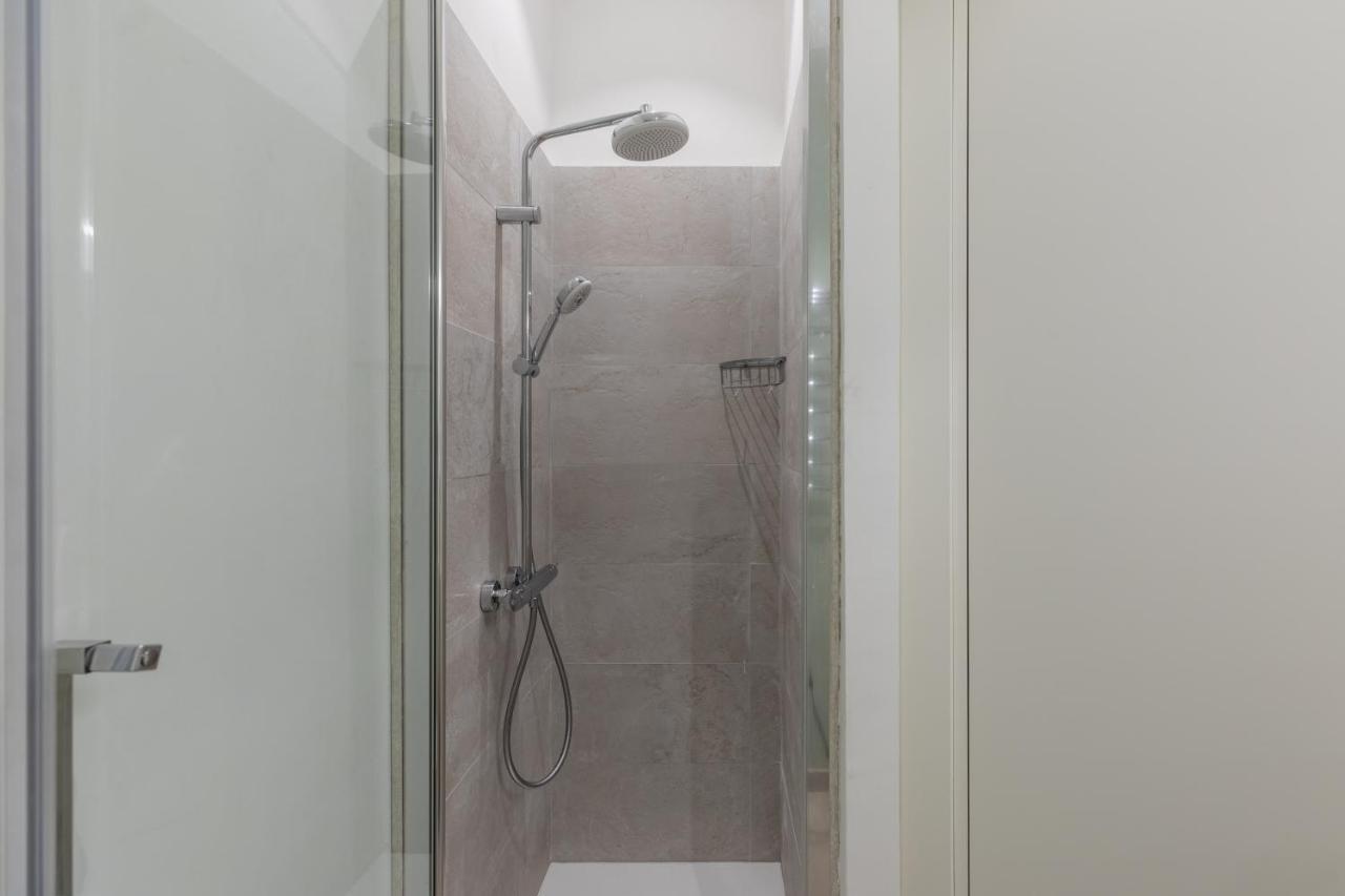 Iflat Modern In The Monti Area *