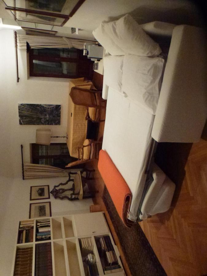 Cosy In Via Del Corso Apartment