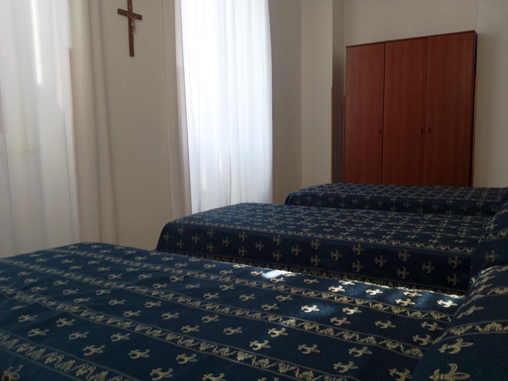 Maria Rosa Molas - Casa Per Ferie Gjestgiverier