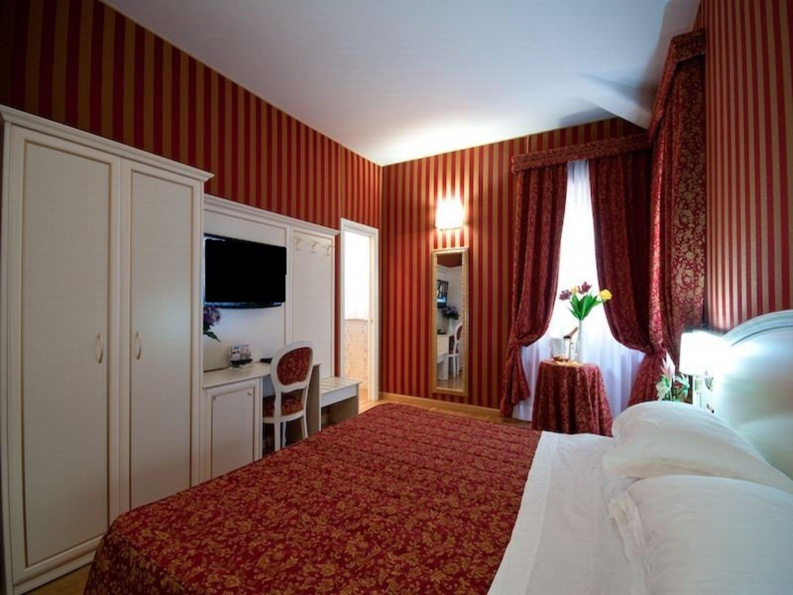 Hotell Trevi 41 3*