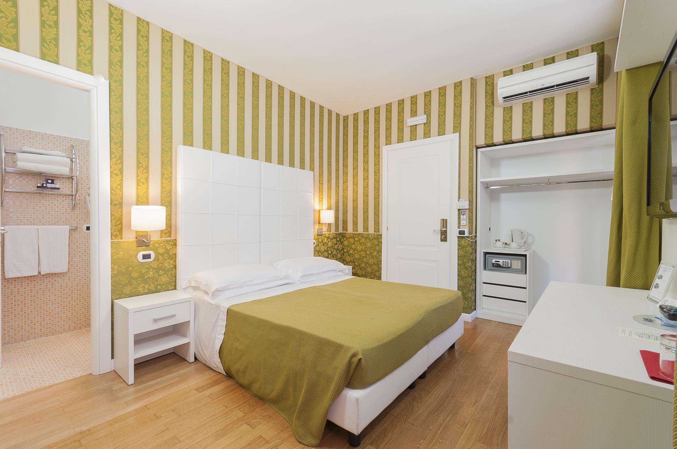 Hotell Trevi 41 3*