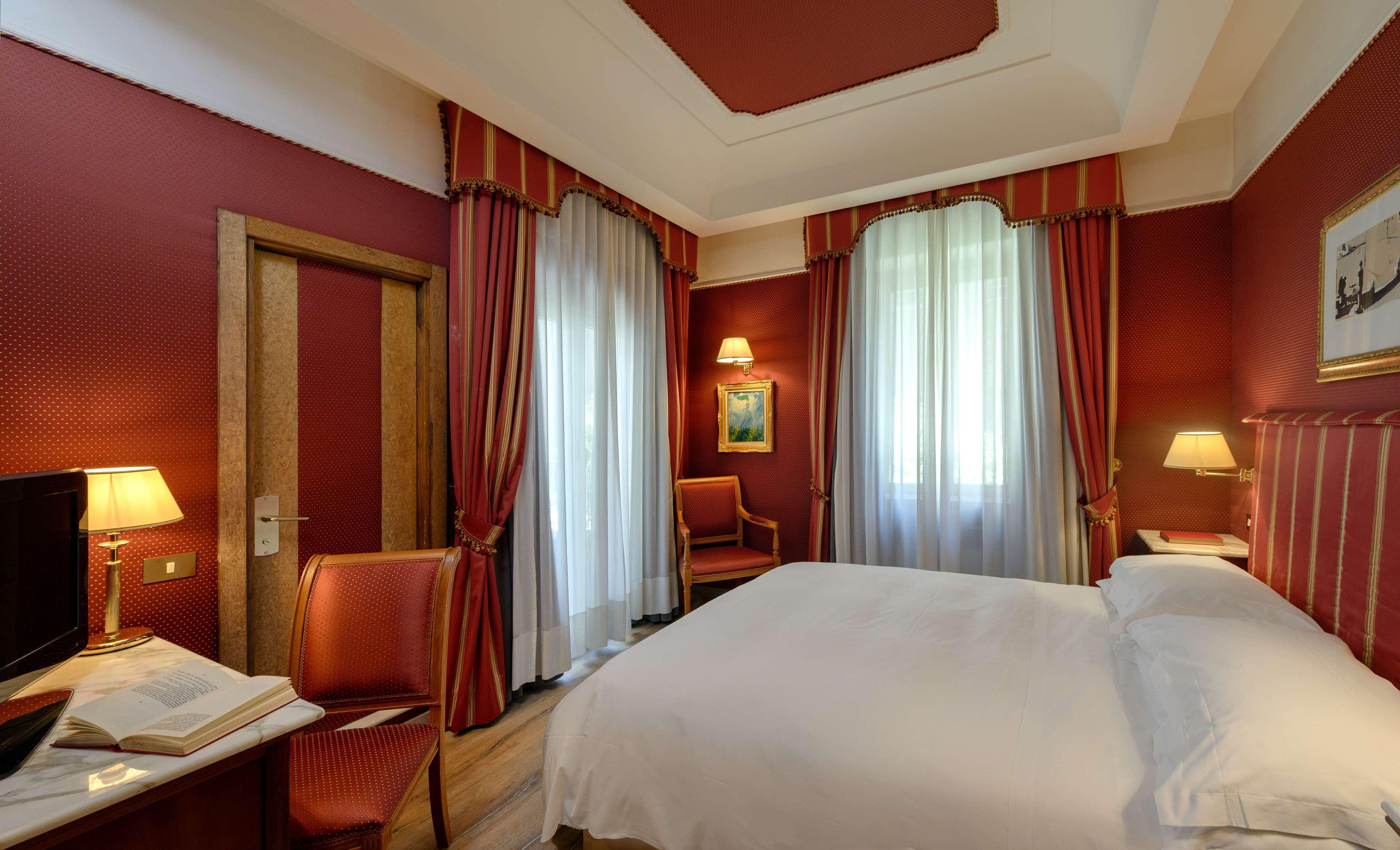 Western Rivoli Hotell 4*