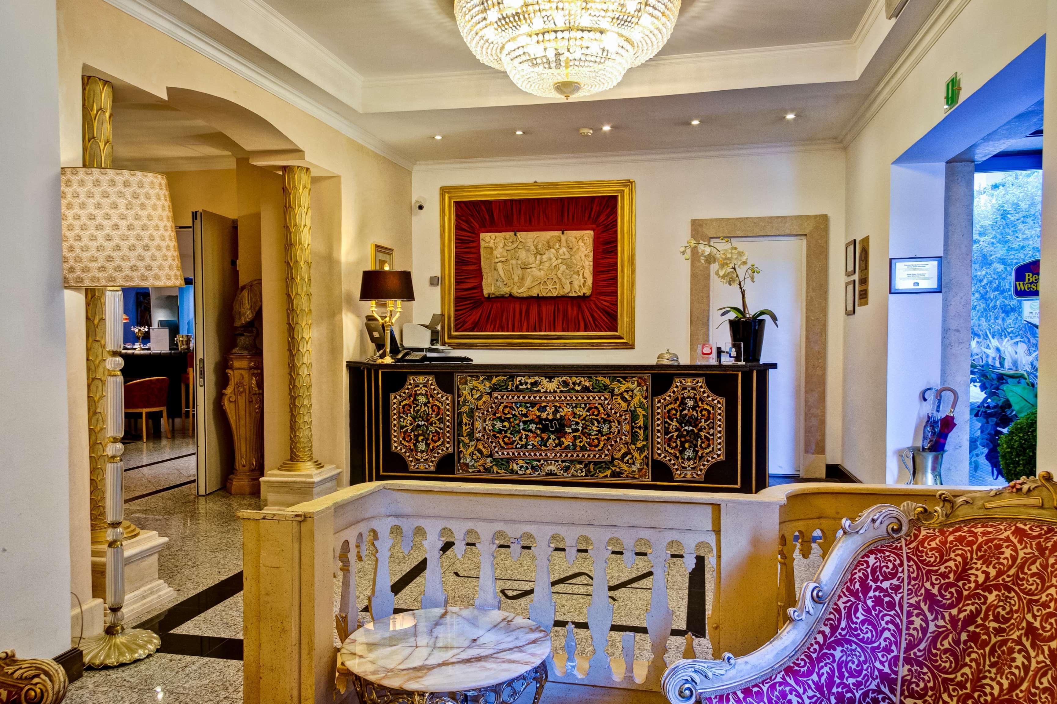 Western Rivoli Hotell 4*