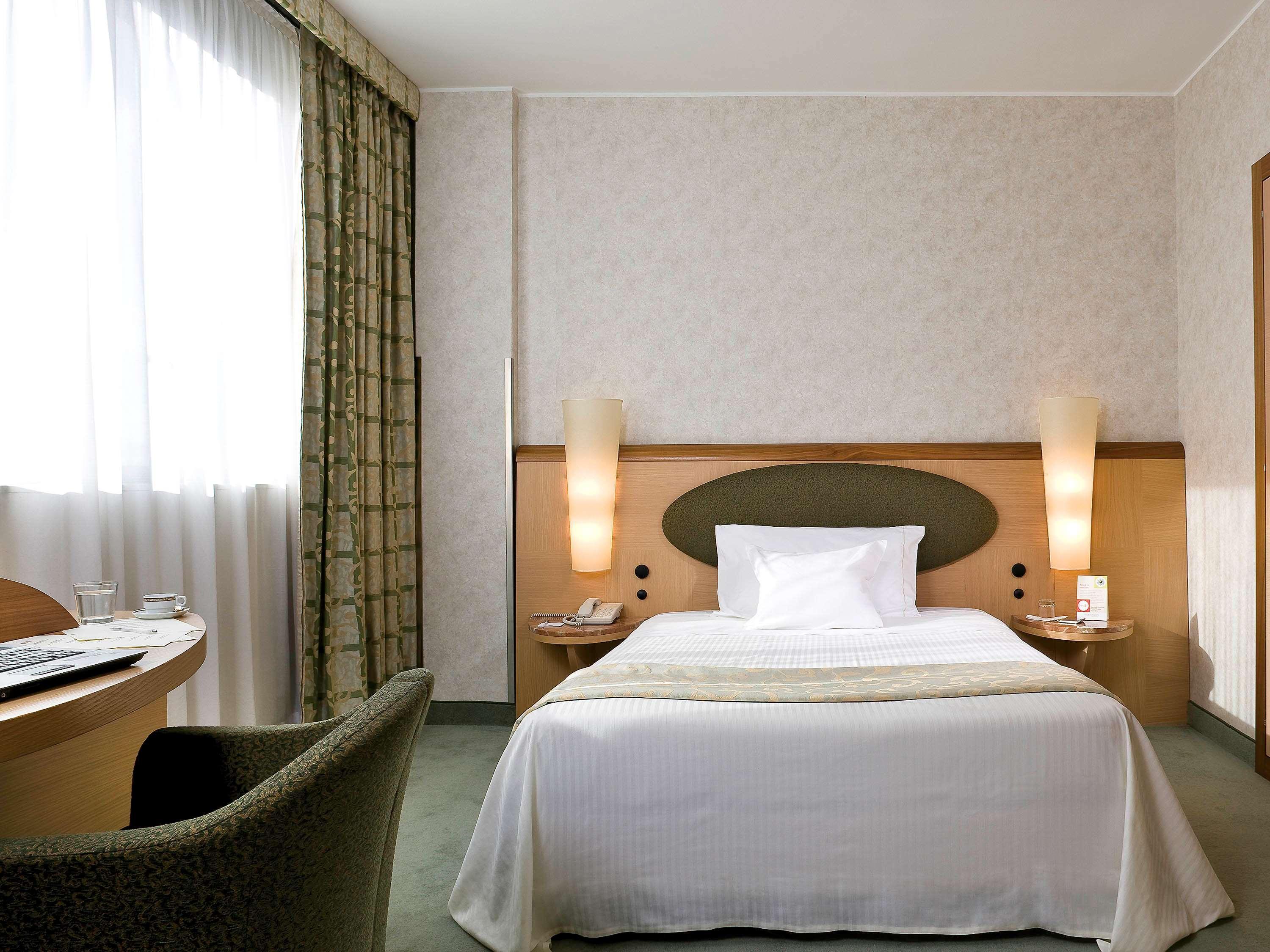 Mercure West
