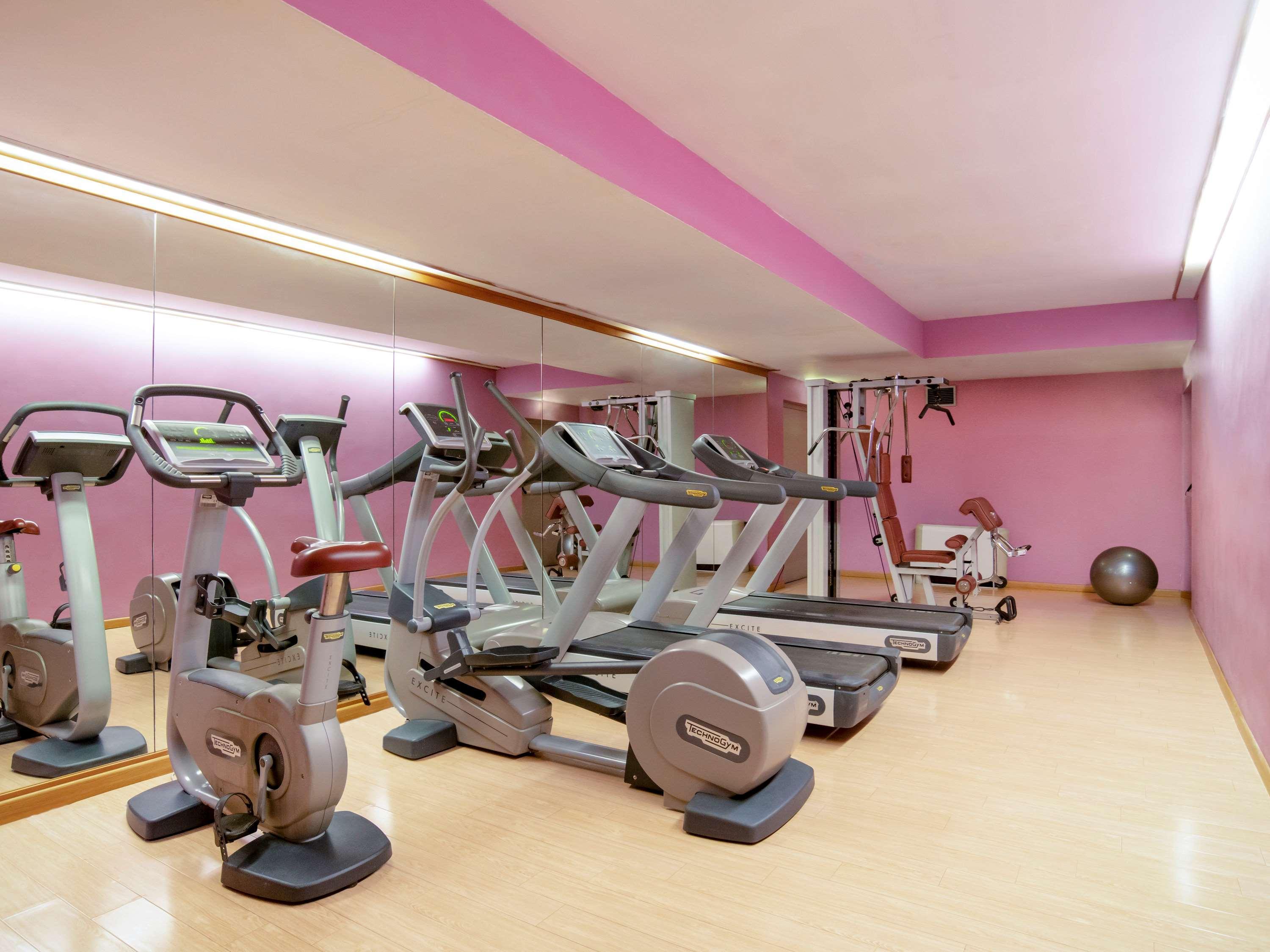 Mercure West Hotel 4*