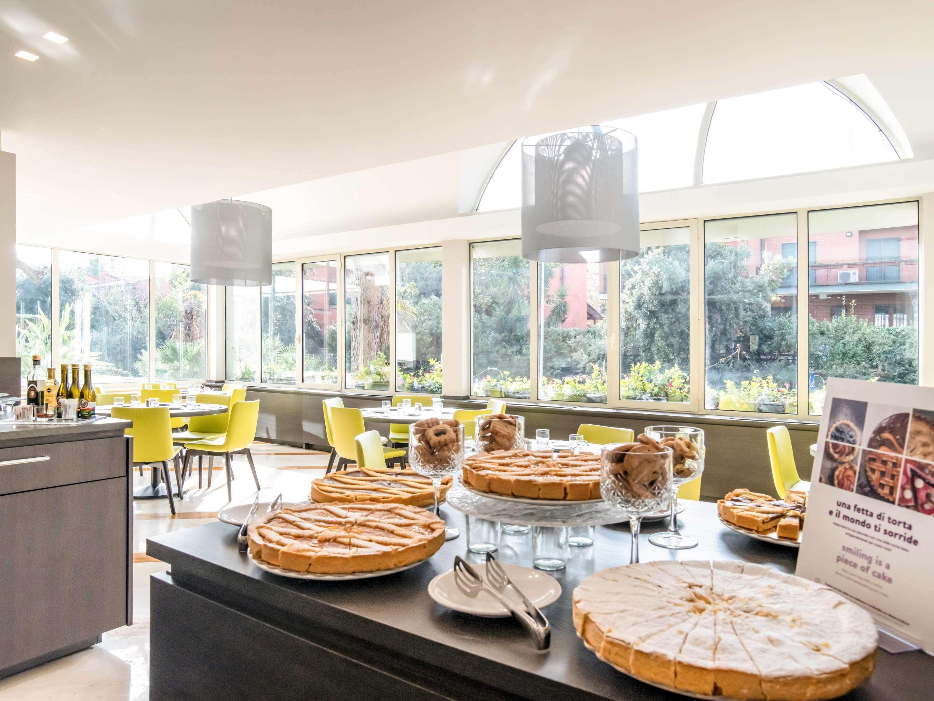 Mercure West 4*
