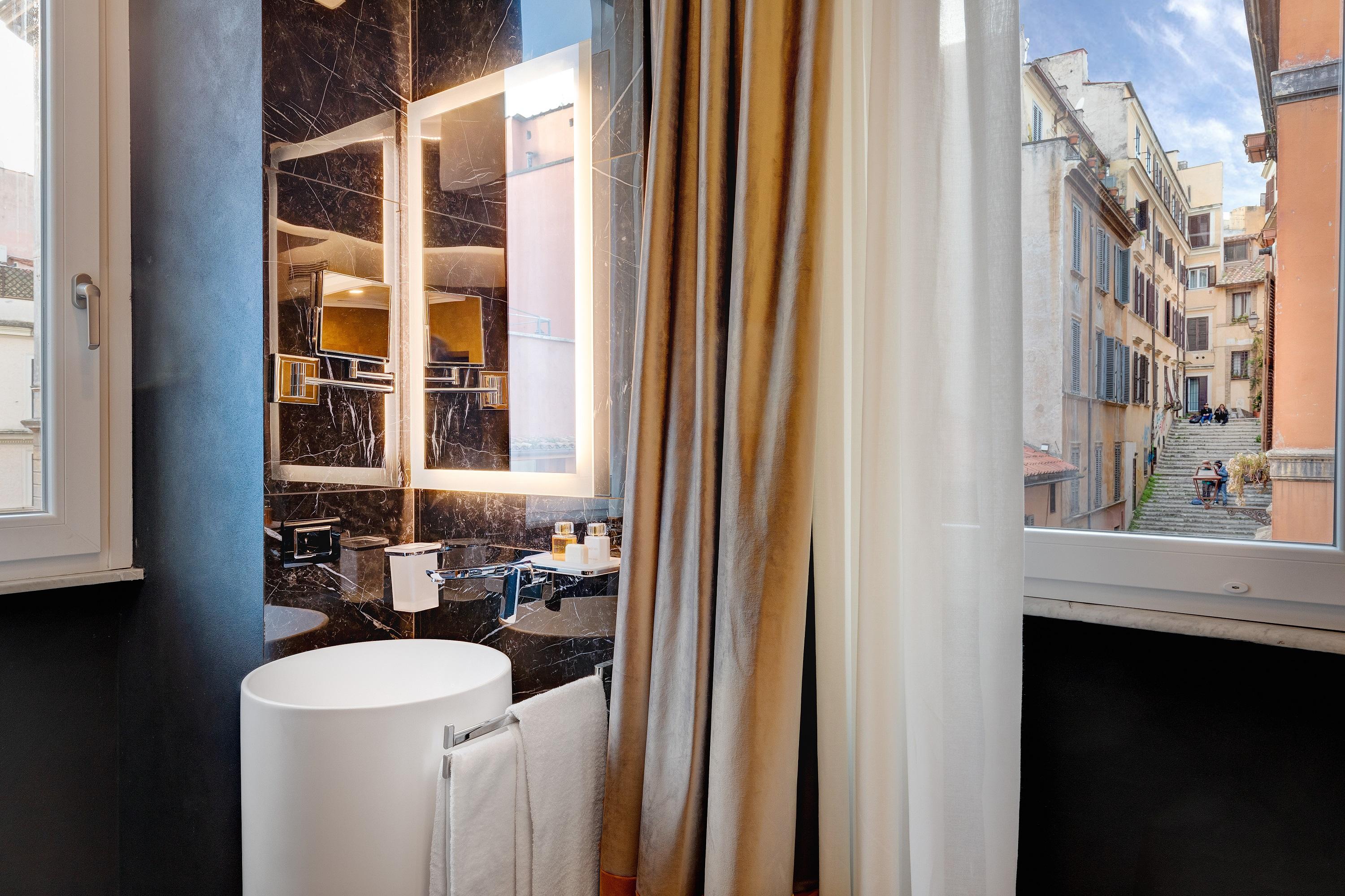 Dharma Boutique & Rom