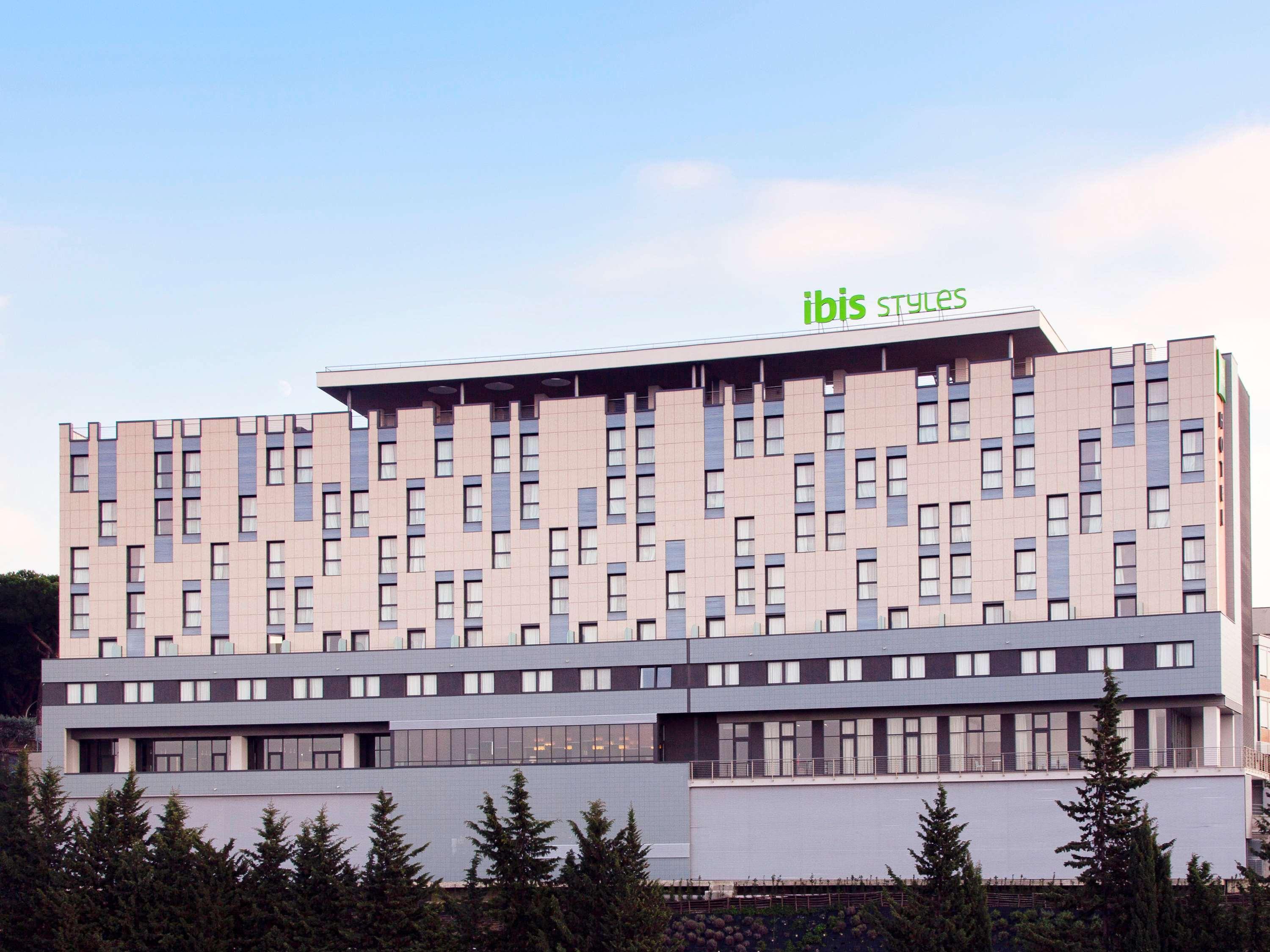 Ibis Styles Eur Hotel 4*