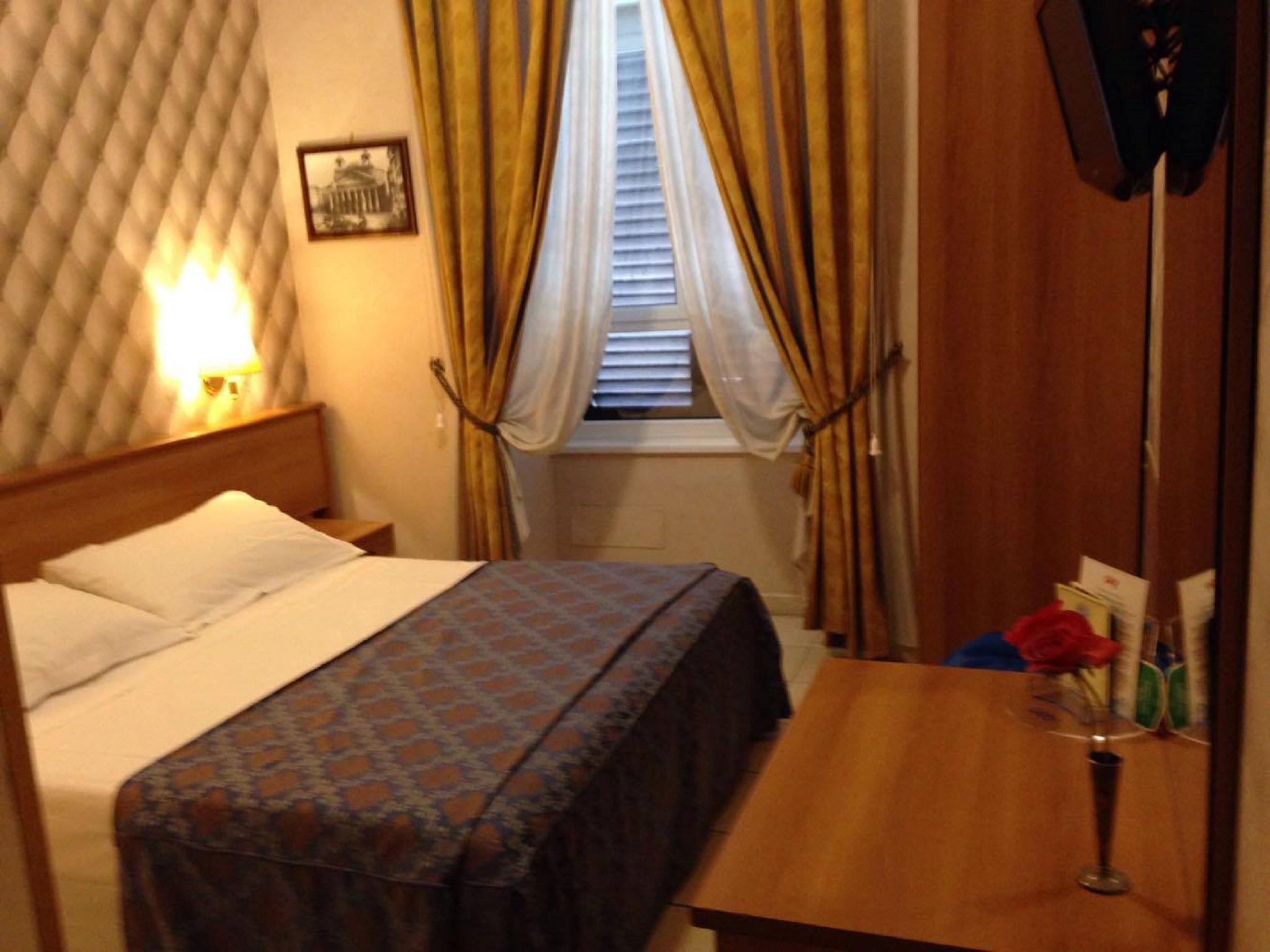 Assisi Hotell 3*