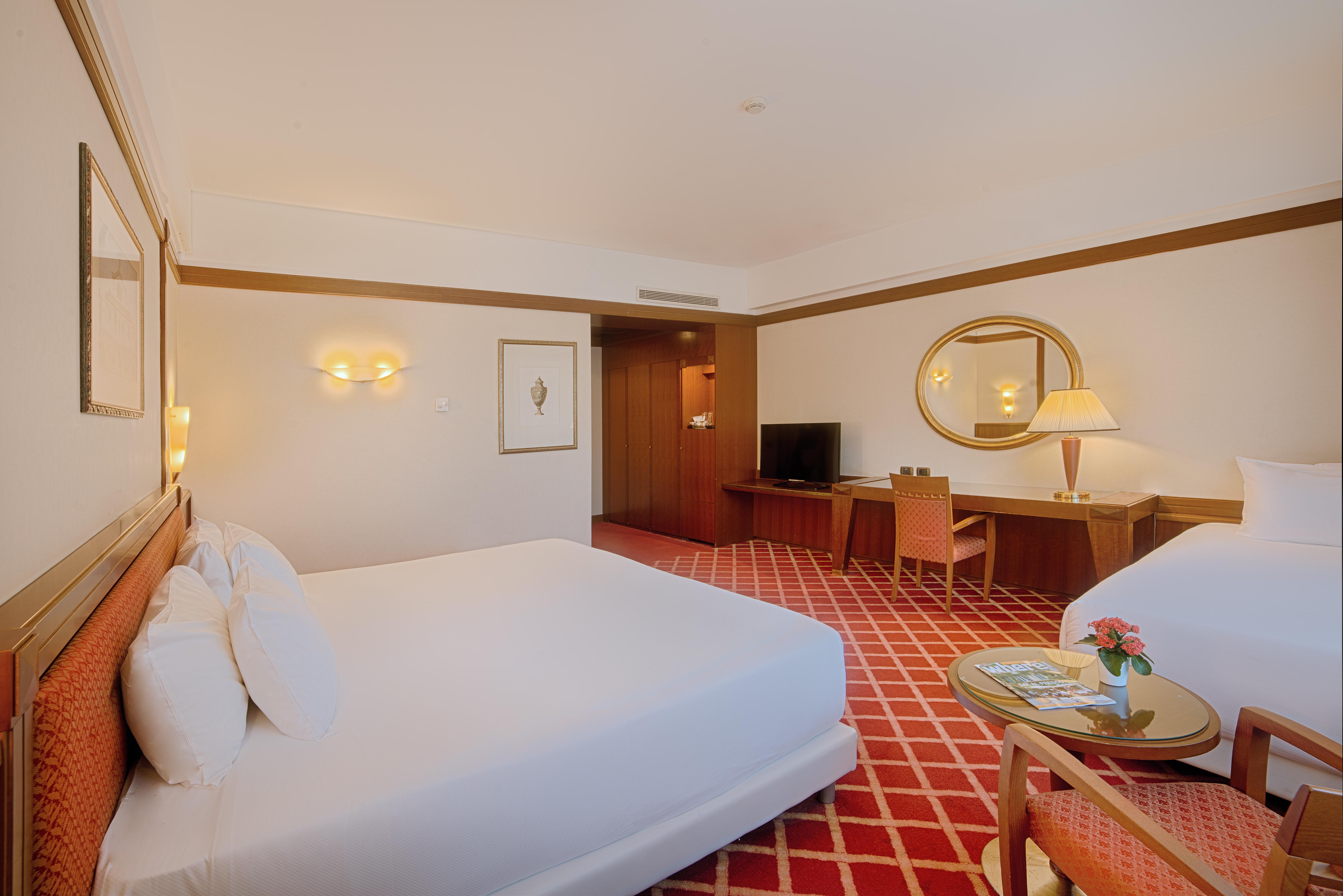 Hotel Nh Carpegna 4*