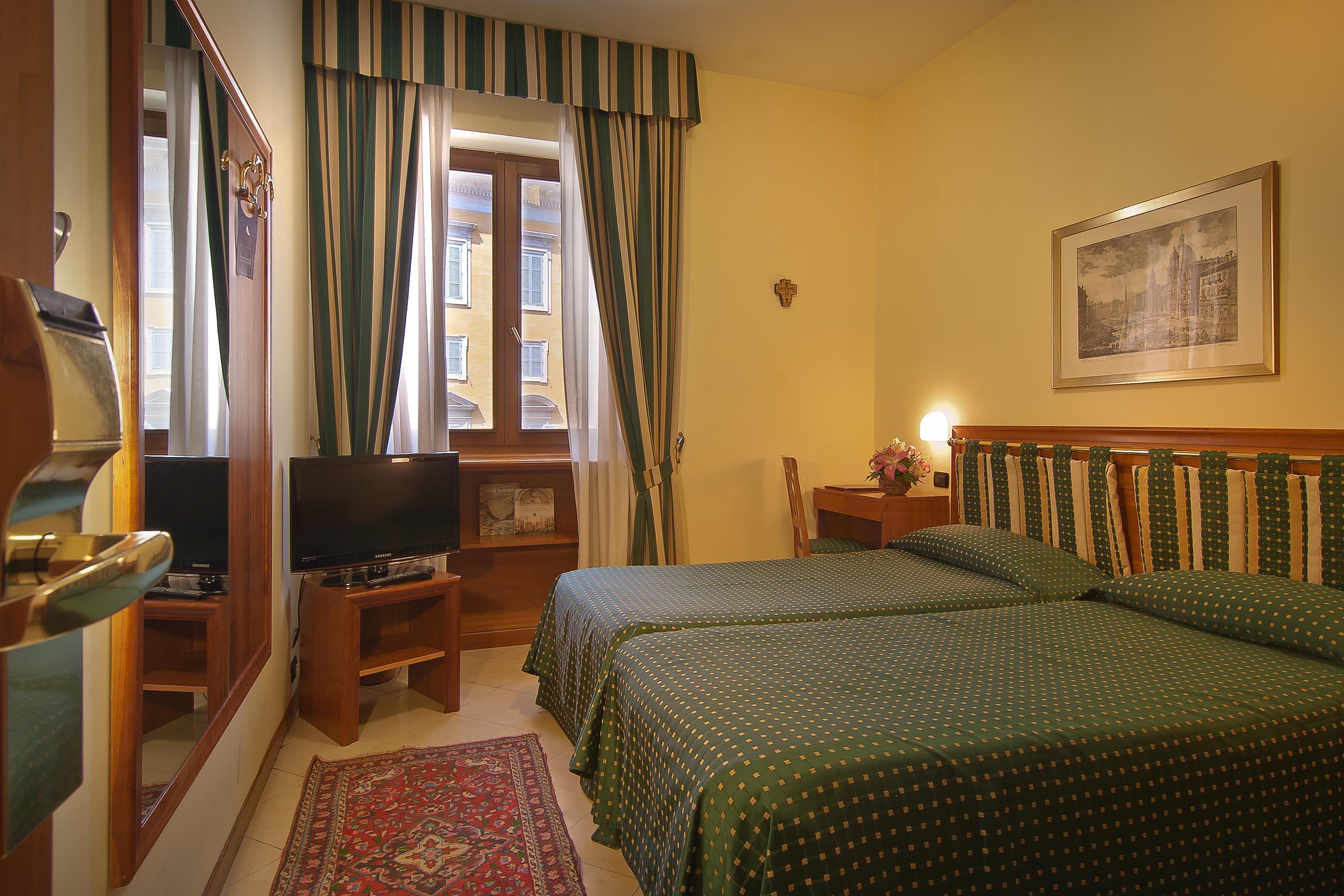Residenza Paolo Vi 4*