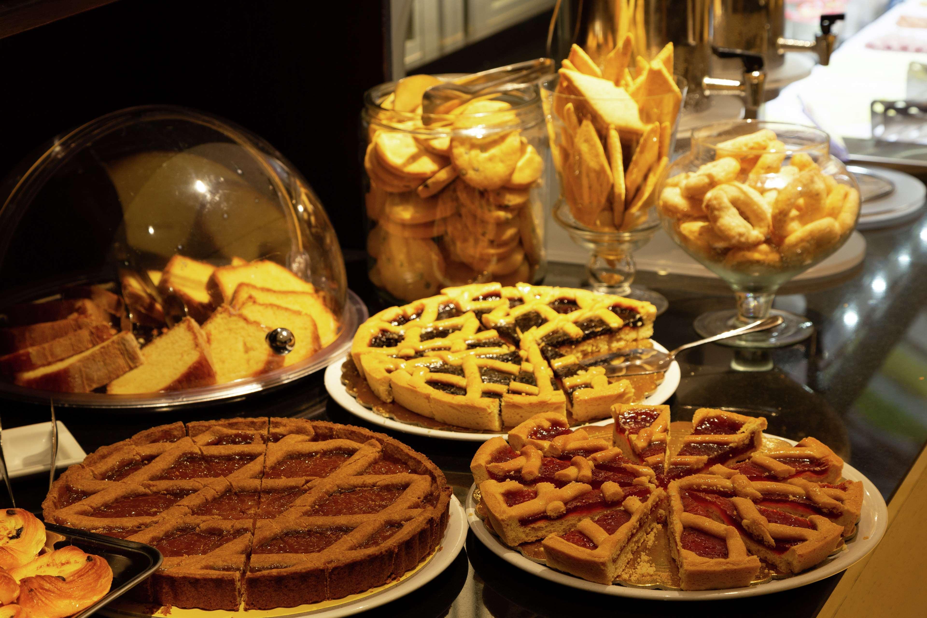 Hilton Garden Claridge 4*