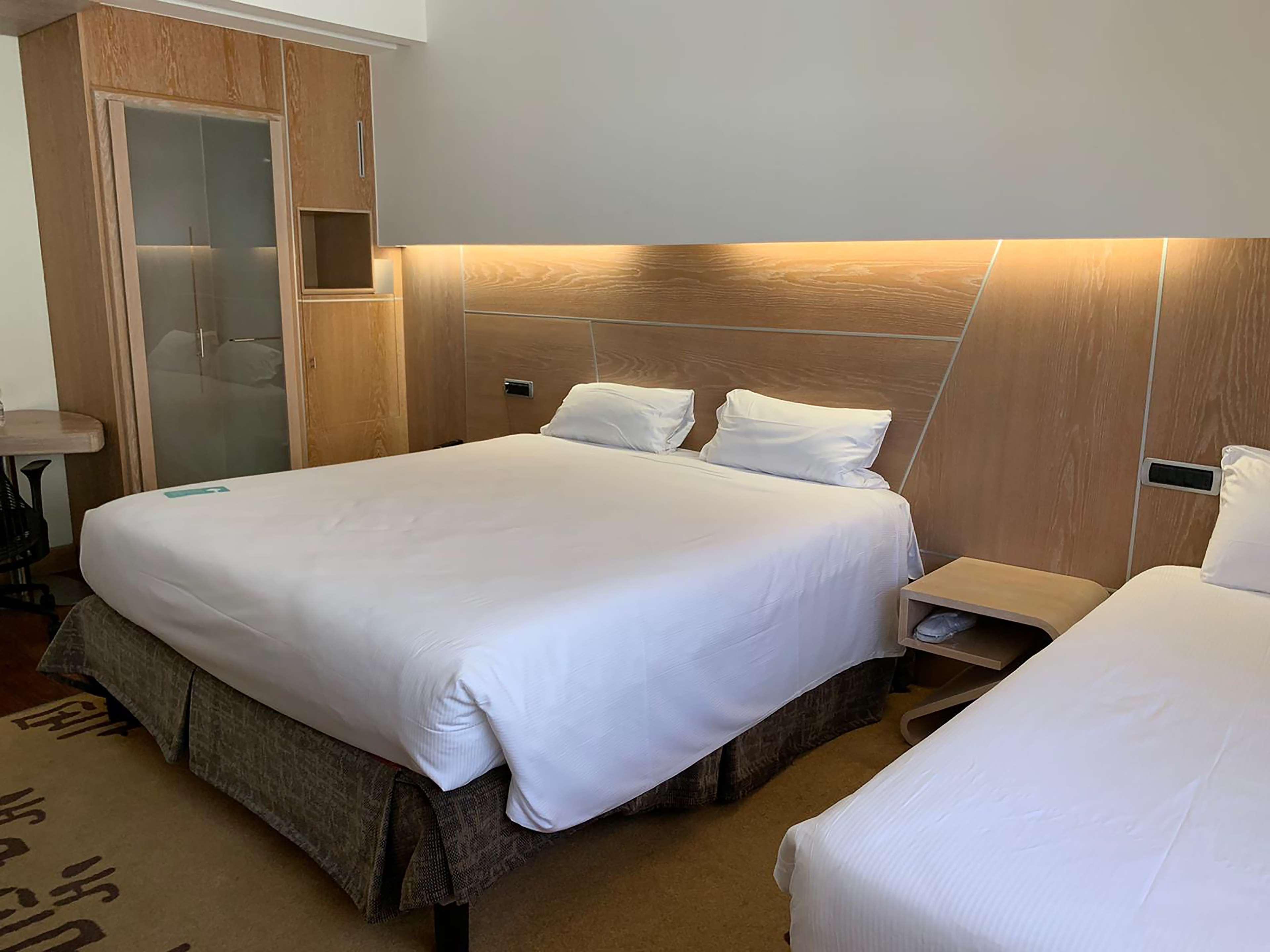 Hilton Garden Claridge 4*