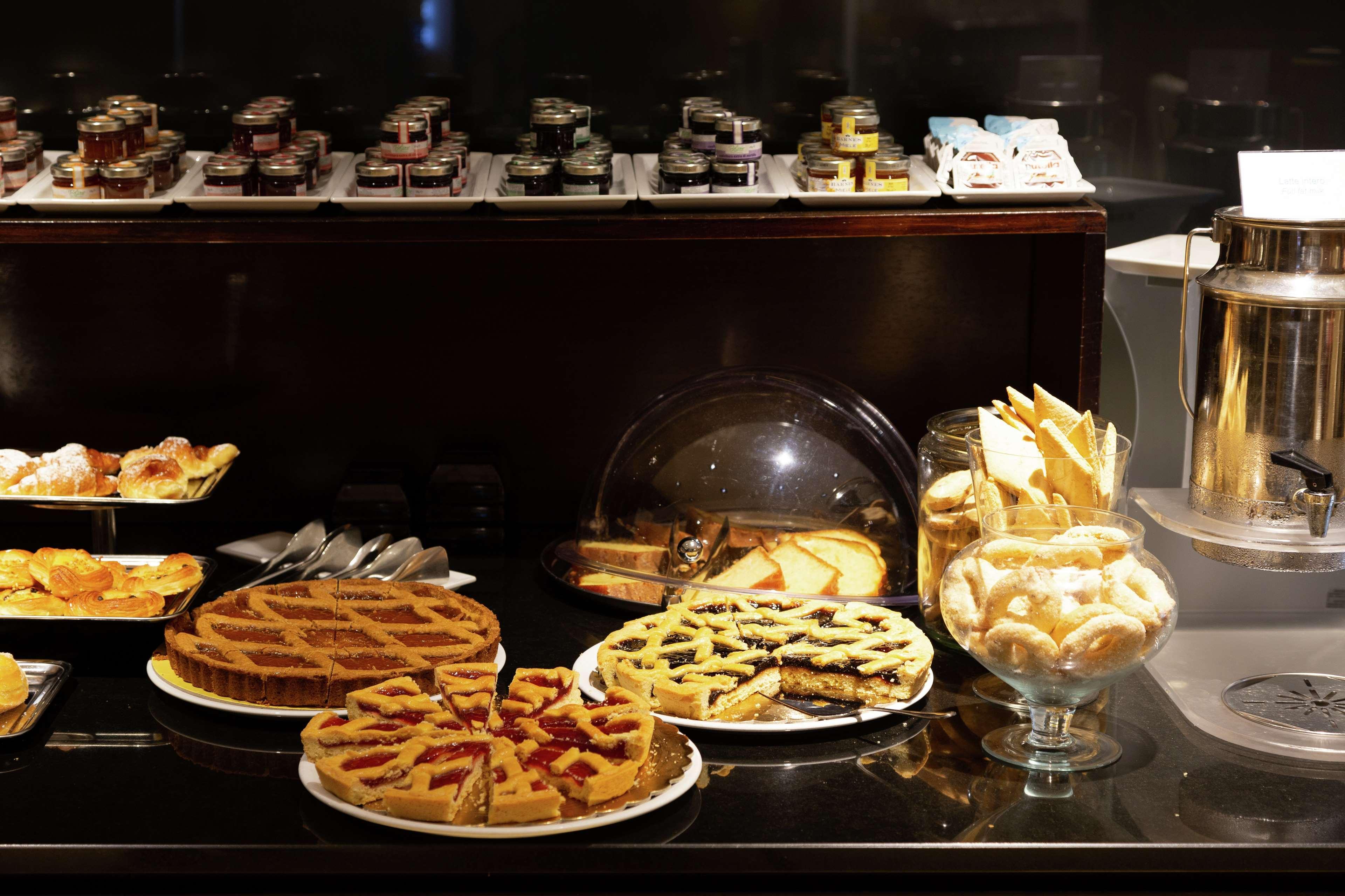 Hilton Garden Claridge Hotel