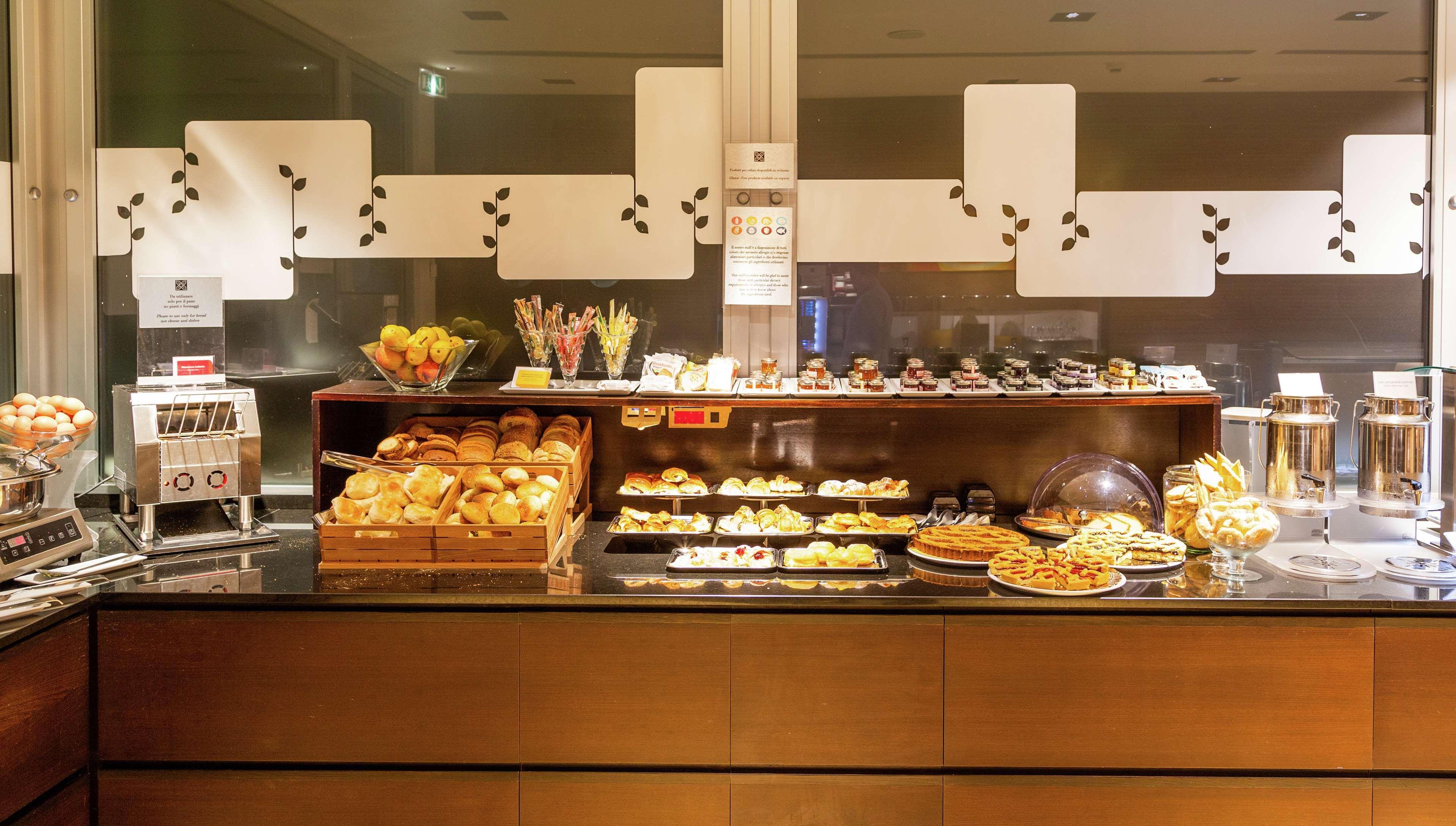 Hilton Garden Claridge 4*