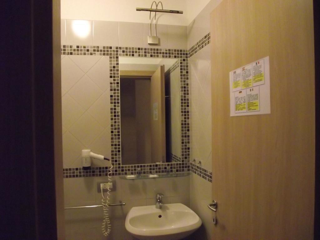 Elide Hotell