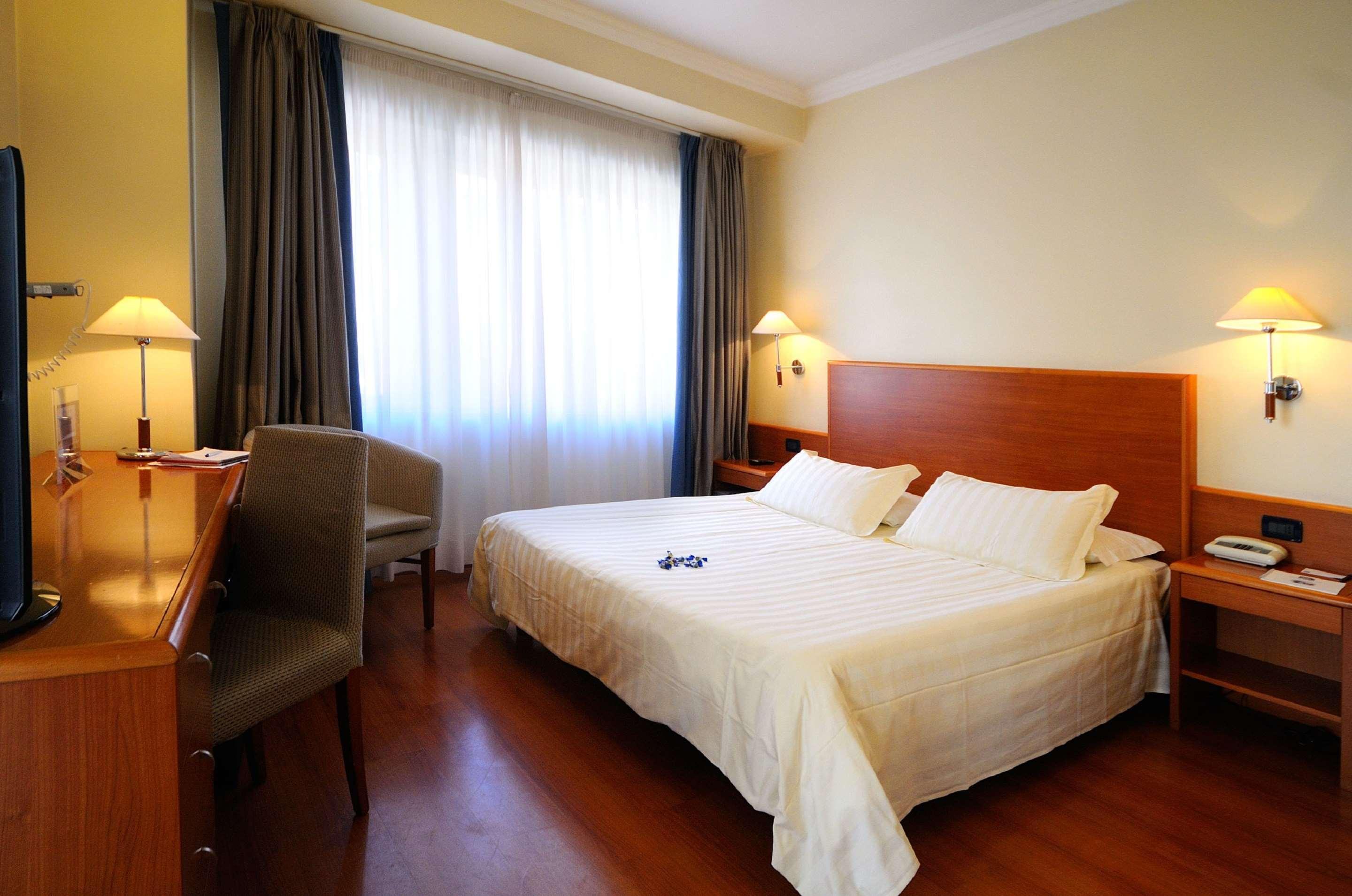Western Globus Hotell