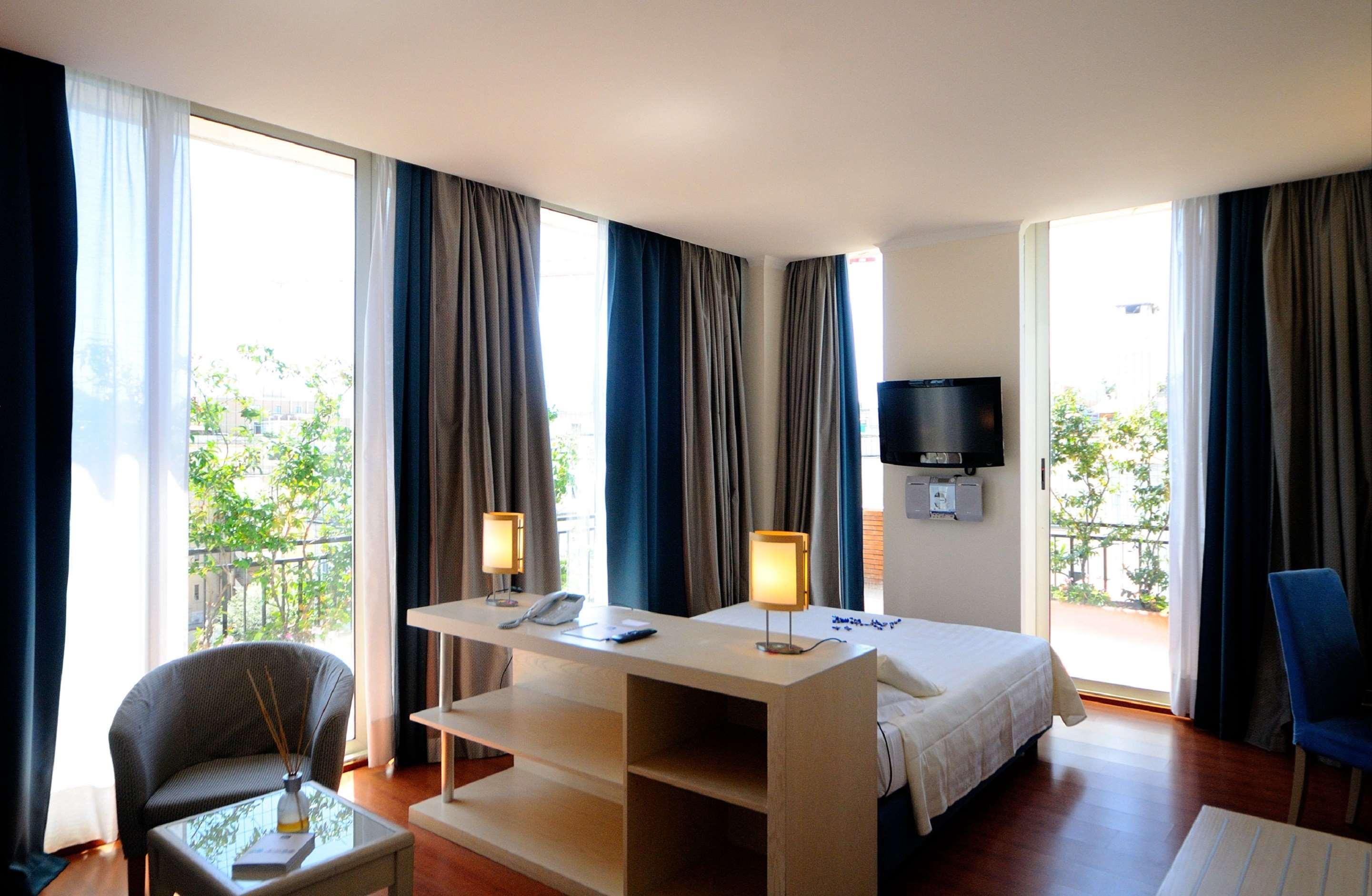 Western Globus Hotell
