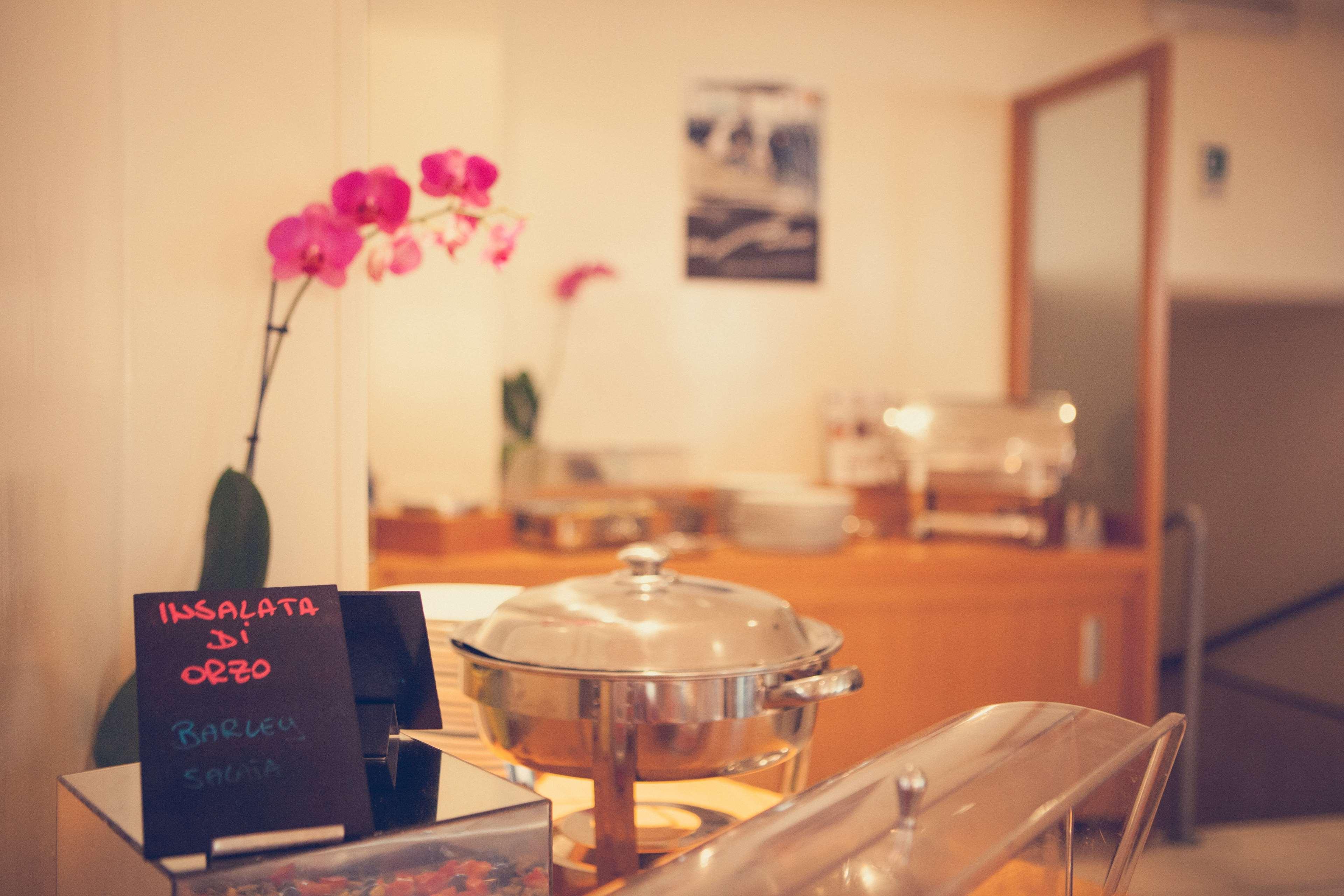 Western Globus Hotell