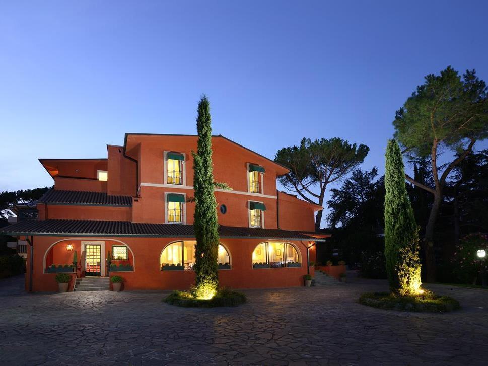 Hotell La Rocchetta 3*