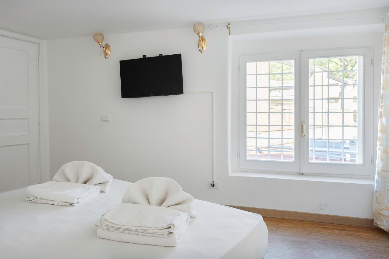 Lux Me - Jacuzzi & Suites Trastevere Gasthof *
